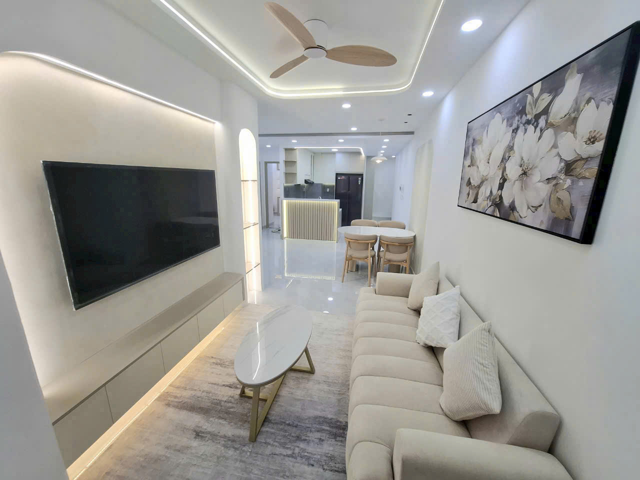 Giỏ hàng chính chủ giá tốt, căn hộ 3pn Sky Garden, Phú Mỹ Hưng. Giá bán 4.4 tỷ (TL). Liên hệ: hotline (Em Nguyên)
