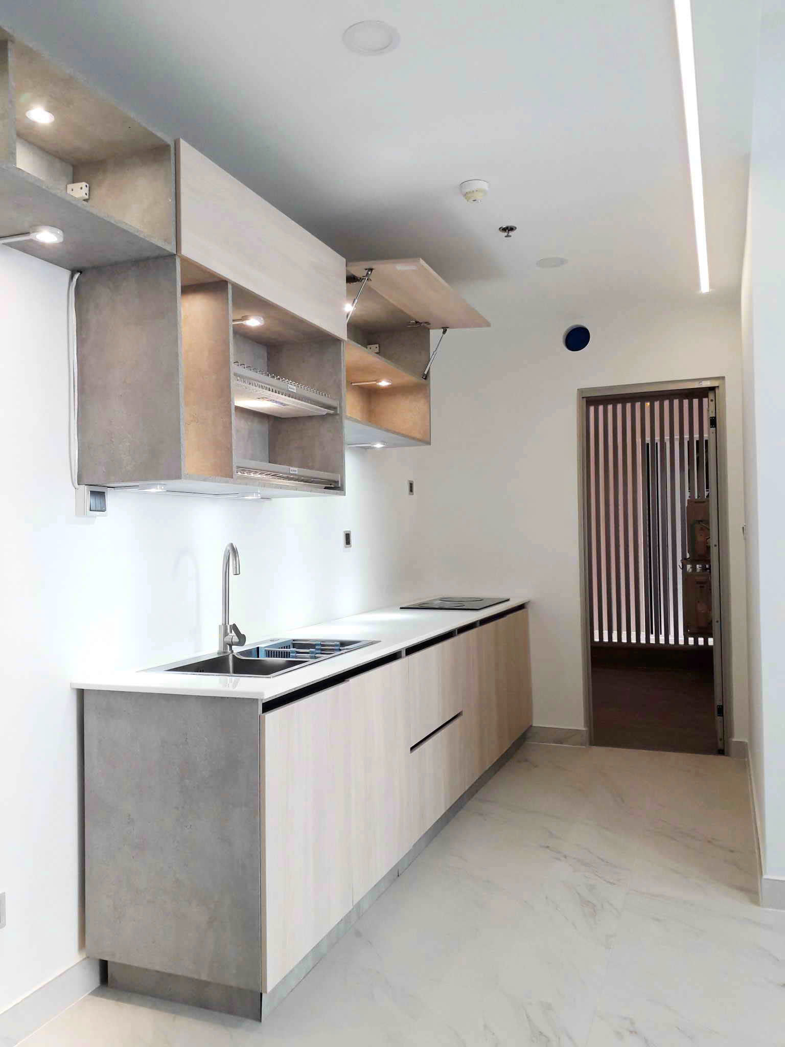 Cho thuê căn hộ Midtown The Singnature, phú mỹ hưng, quận 7. Diện tích: 80m, 2 phòng ngủ, nội thất cơ bản, giá chỉ 20tr/ tháng. Anh chị xem nhà liên hệ: hotline Ngọc Thư ( zalo, viber) - 8127