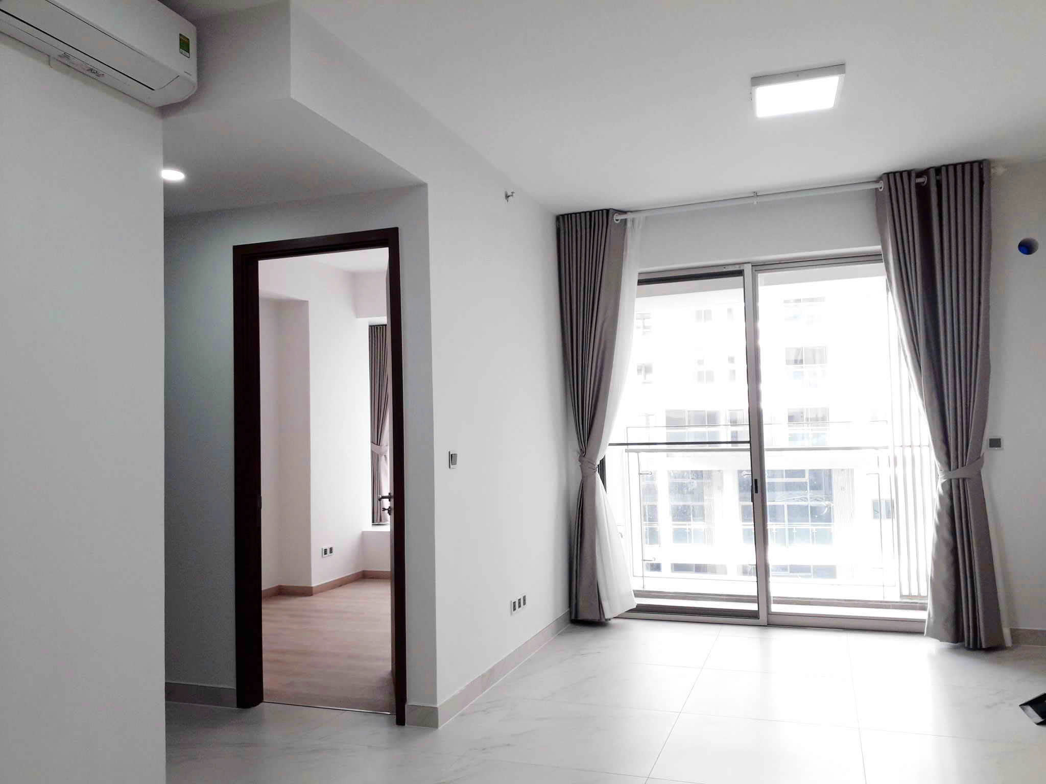 Cho thuê căn hộ Midtown The Singnature, phú mỹ hưng, quận 7. Diện tích: 80m, 2 phòng ngủ, nội thất cơ bản, giá chỉ 20tr/ tháng. Anh chị xem nhà liên hệ: hotline Ngọc Thư ( zalo, viber)