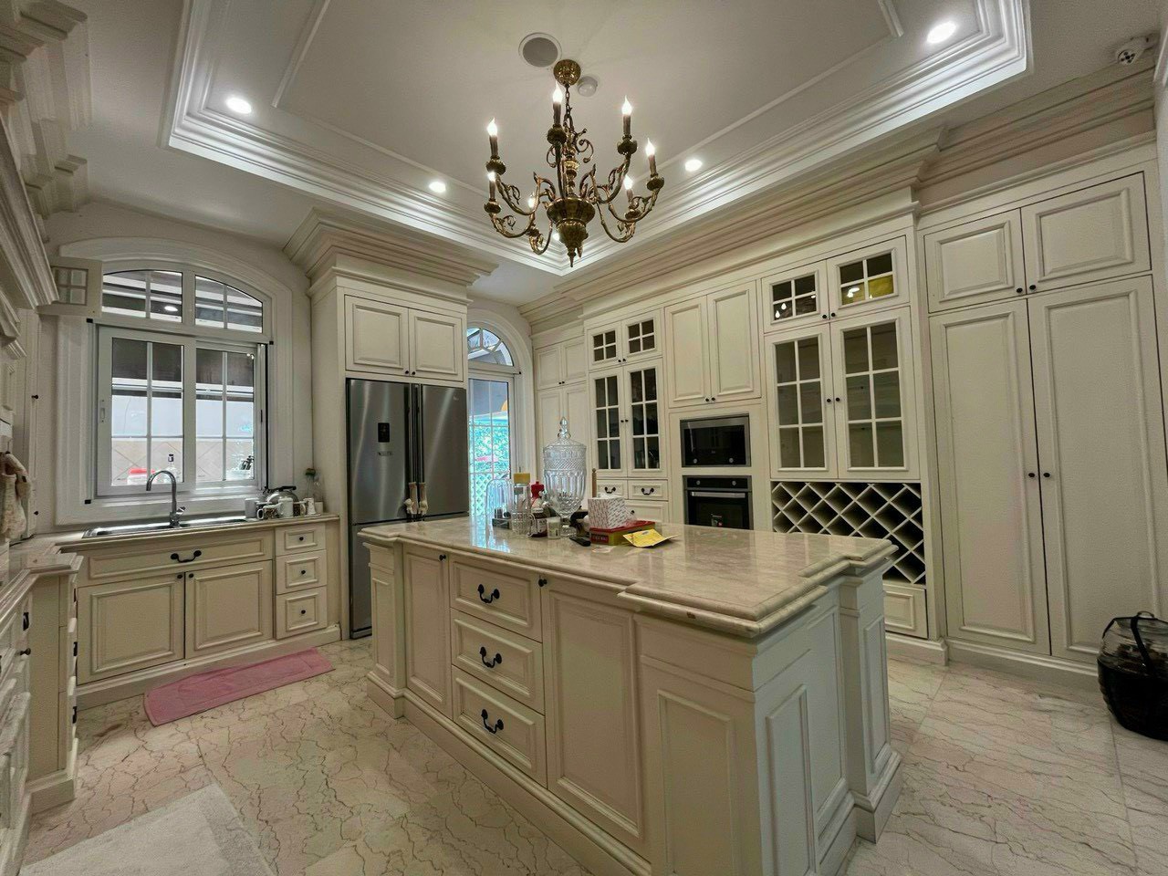 Cho thuê Biệt thự đơn lập Mỹ Quang ,phú mỹ hưng, quận 7. Diện tích 350m, 4 phòng ngủ, nội thất cao cấp, sân vườn rộng. Gía chỉ 100 tr tháng. Anh chị xem nhà liên hệ: hotline Ngọc Thư ( zalo, viber) - 8145