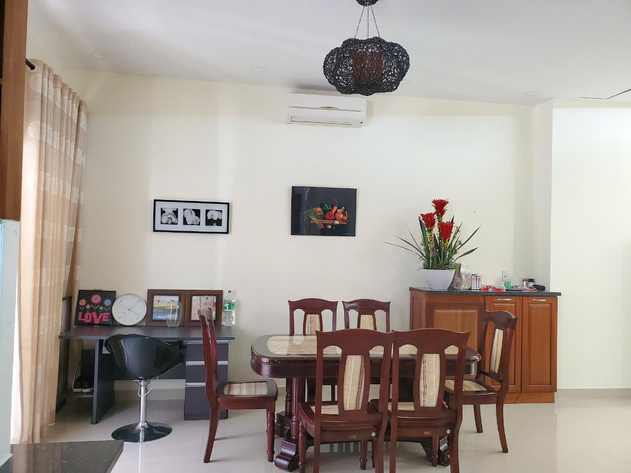 Cho thuê nhà liên kế vườn Mỹ Giang, phú mỹ hưng, quận 7. Diện tích: 126m, 4 phòng ngủ, nội  thất cao cấp, nhà mới sơn lại,giá chỉ 45 tr/ tháng. Anh chị xem nhà liên hệ: hotline Ngọc Thư ( zalo, viber) - 8155