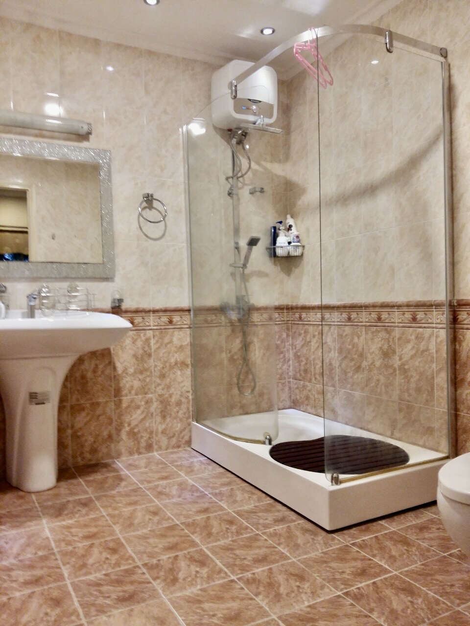 Cho thuê nhà liên kế vườn Mỹ Giang, phú mỹ hưng, quận 7. Diện tích: 126m, 4 phòng ngủ, nội  thất cao cấp, nhà mới sơn lại,giá chỉ 45 tr/ tháng. Anh chị xem nhà liên hệ: hotline Ngọc Thư ( zalo, viber) - 8156