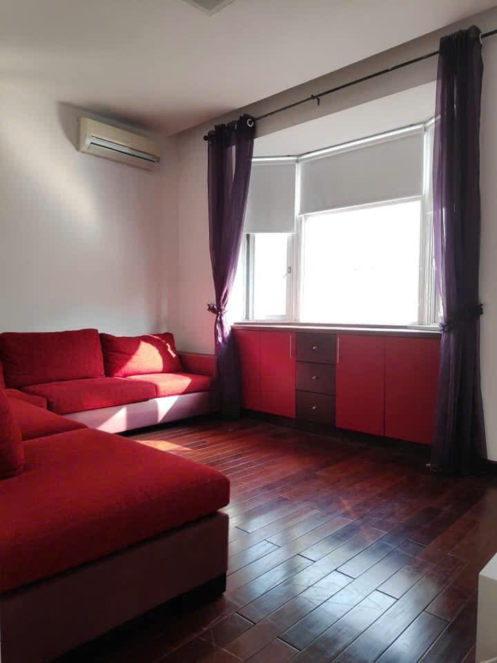 Bán nhanh biệt thự liên kế vườn MỸ Thái , phú mỹ hưng, quận 7. Diện tích: 7x18m, trệt, 2 lầu, sân thượng. 4 phòng ngủ, nội thất đầy đủ, giá bán nhanh chỉ 32 tỷ. Liên hệ: hotline Ngọc Thư xem nhà