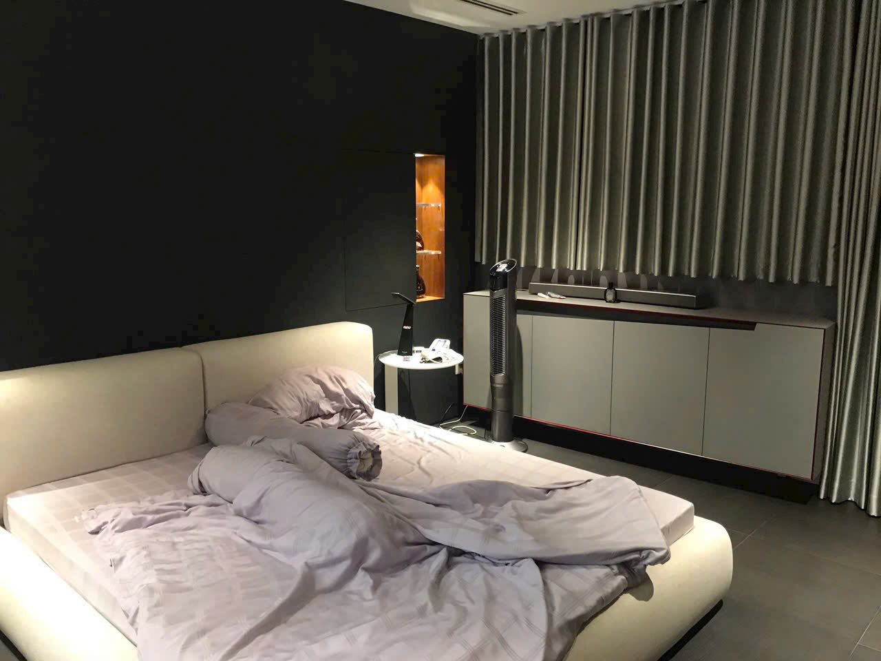 Cho thuê biệt thự Nam Viên, phú mỹ hưng, quận 7. Diện tích: 7x18m, 3 phòng ngủ, 1 phòng làm việc. Nội thất đầy đủ, cao câp, giá chỉ 55 triệu/ tháng. Anh chị xem nhà liên hệ: hotline Ngọc Thư - 8257