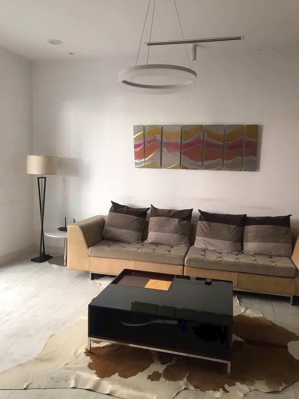 Cho thuê biệt thự Nam Viên, phú mỹ hưng, quận 7. Diện tích: 7x18m, 3 phòng ngủ, 1 phòng làm việc. Nội thất đầy đủ, cao câp, giá chỉ 55 triệu/ tháng. Anh chị xem nhà liên hệ: hotline Ngọc Thư