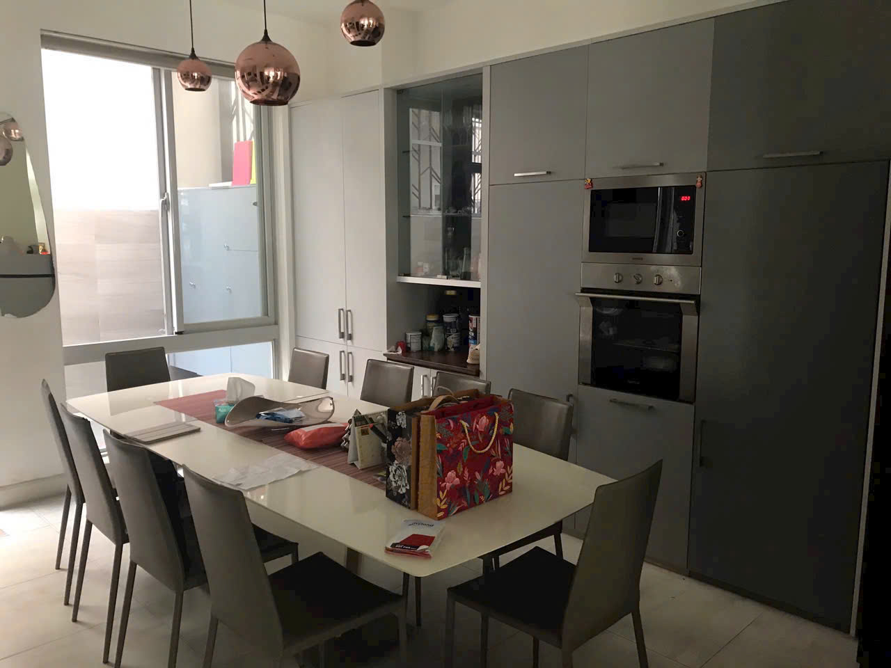 Cho thuê biệt thự Nam Viên, phú mỹ hưng, quận 7. Diện tích: 7x18m, 3 phòng ngủ, 1 phòng làm việc. Nội thất đầy đủ, cao câp, giá chỉ 55 triệu/ tháng. Anh chị xem nhà liên hệ: hotline Ngọc Thư - 8256