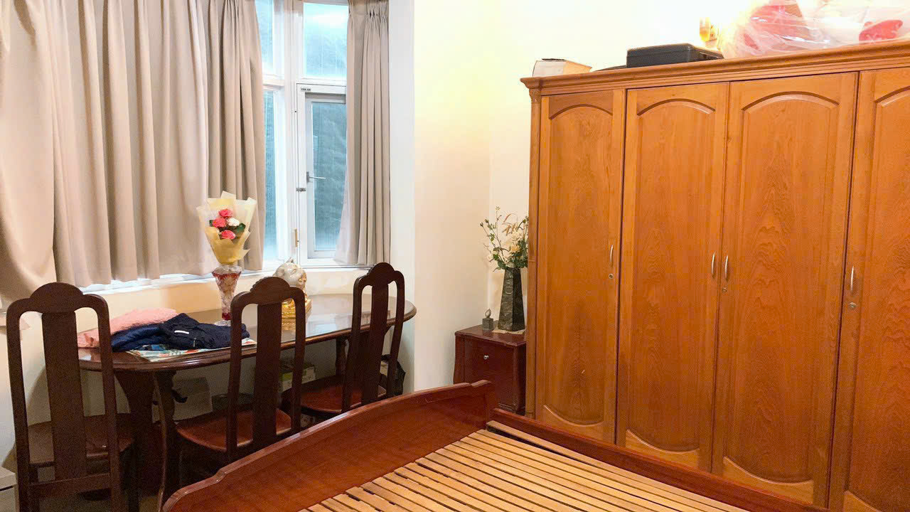 Cho thuê biệt thự góc 2 mặt tiền Mỹ Thái, phú mỹ hưng, quận 7. Diện tích: 10x18m, 3 phòng ngủ, nội thất đầy đủ, đep. Sân vườn rộng, giá thuê chỉ: 59 triệu/ tháng. Anh chị xem nhà liên hệ: hotline Ngọc Thư - 8287