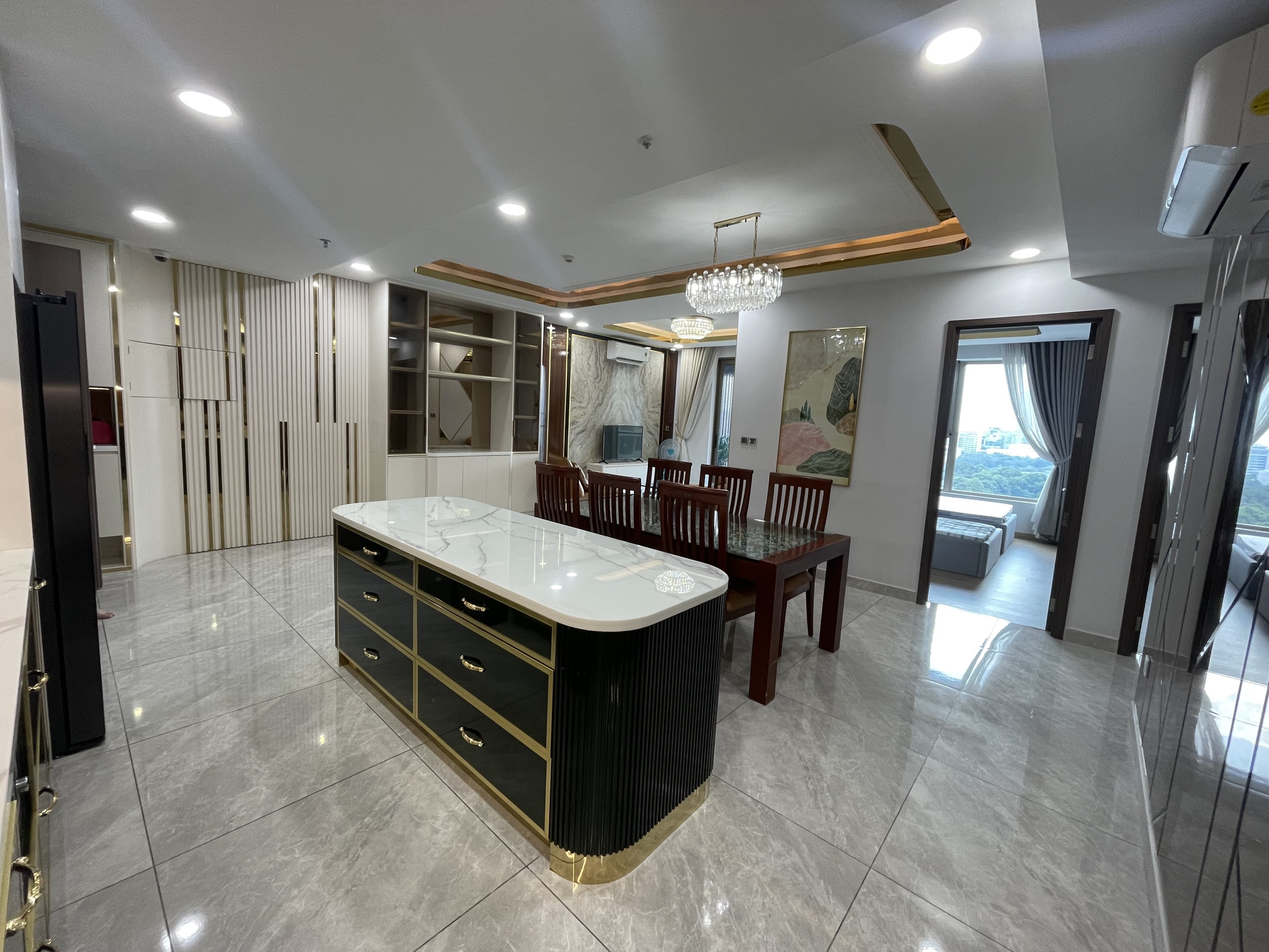 Cho thuê căn hộ Midtown The Peak, phú mỹ hưng, quận 7. Diện tích: 135m, 3 phòng ngủ, 2wc, nội thất cao cấp. Nhà trống ở ngay, giá chỉ 50 triệu/ tháng. Qúy khách xem nhà liên hệ: hotline Ngọc Thư ( zalo, viber) - 8319