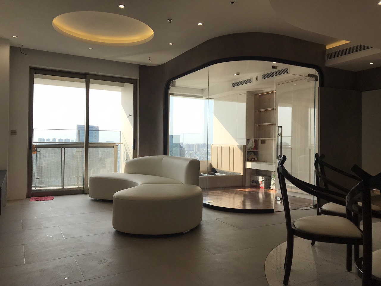 Cần bán căn hộ cao cấp Midtown The Peak, phú mỹ hưng, quận 7. Diện tích: 132m, view sông, hồ bơi. Nhà nội thất cao cấp, sang trọng, Thiết kế 3 phòng ngủ, 2wc. Đang cho thuê dài hạn, cần bán nhanh giá 17,5 tỷ. Qúy khách xem nhà liên hệ: hotline Ngọc Thư ( zalo, viber)
