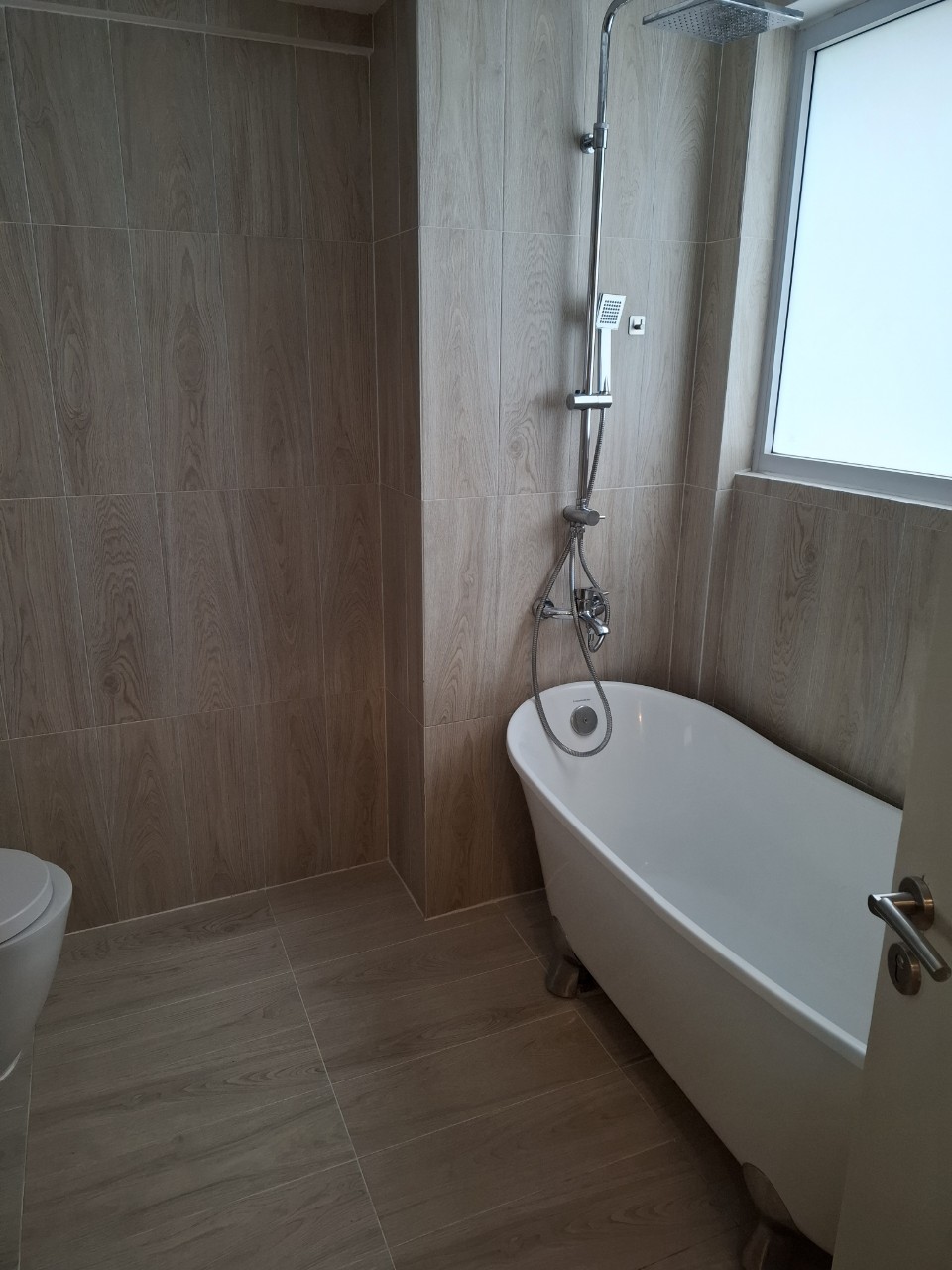 Cho thuê Happy Valley Phú Mỹ Hưng 135m2, 3PN, đầy đủ nội thất mới đẹp, giá chỉ có 33 triệu/tháng( rẻ nhất). LH: hotline Thanh Mỹ - 8459