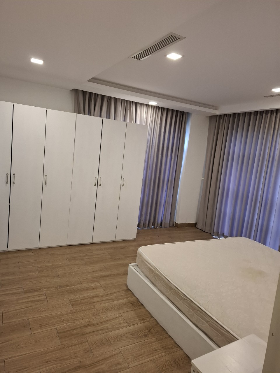 Bán Căn hộ cao cấp Happy valley Phú Mỹ Hưng Q7 115, 3PN, 2WC, nội thất đầy đủ, lầu cao view đẹp, bán giá rẻ nhất thị trường chỉ có 9,7 tỷ. Chi tiết LH: hotline Thanh Mỹ - 8463