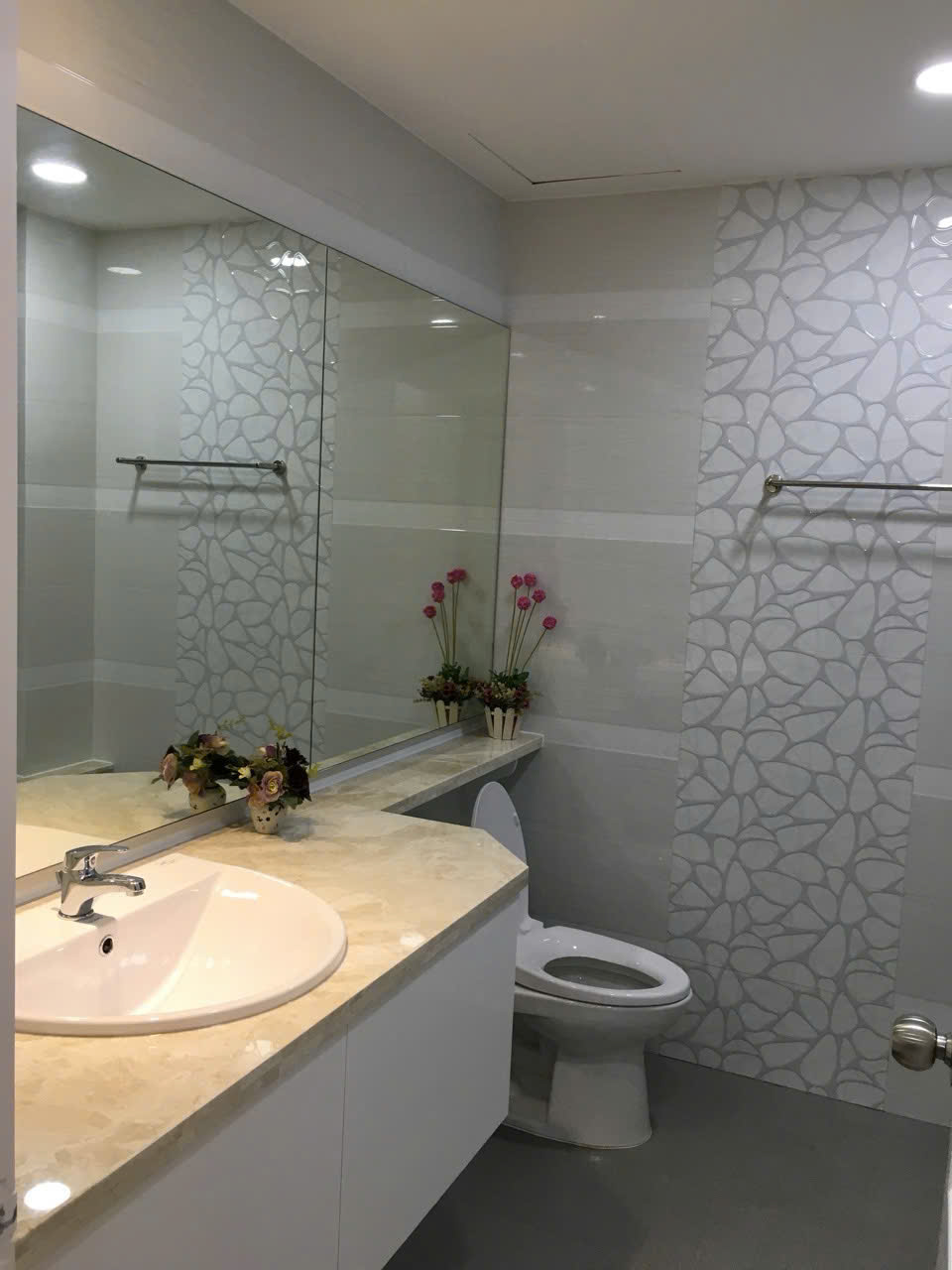 Bán Căn hộ cao cấp Happy valley Phú Mỹ Hưng Q7, 135m2, 3PN, 2WC, vị trí đẹp lầu cao view sông, nội thất cao cấp, bán giá rẻ chỉ có 10,7 tỷ. Chi tiết LH: hotline Thanh Mỹ - 8500