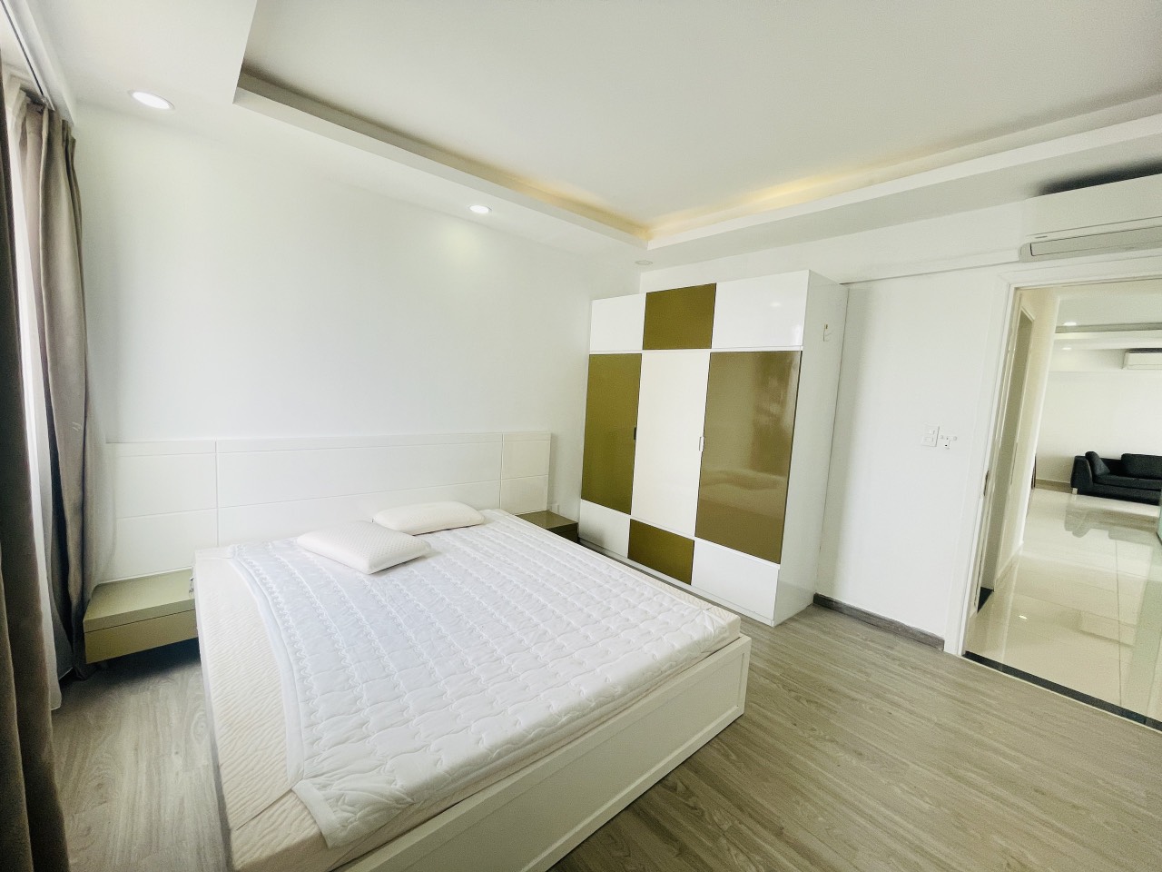Cho thuê căn hộ Hưng Phúc Residence, phú mỹ hưng. Diện tích: 98m, 3 phòng ngủ, nội thất đầy đủ, đẹp.. Gía chỉ 23 triêu/ tháng. Qúy khách xem nhà liên hệ: hotline Ngọc Thư - 8521
