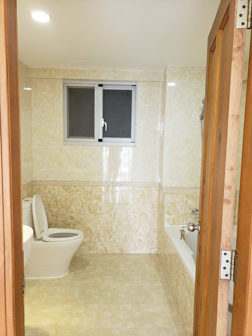 Cần bán Happy Valley Phú Mỹ Hưng Q7, 3PN, 2WC, nội thất đầy đủ, đẹp, đang cho thuê ổn định lâu dài, Cần bán giá tốt nhất chỉ có 8,9tỷ. Chi tiết LH: hotline Thanh Mỹ - 8550