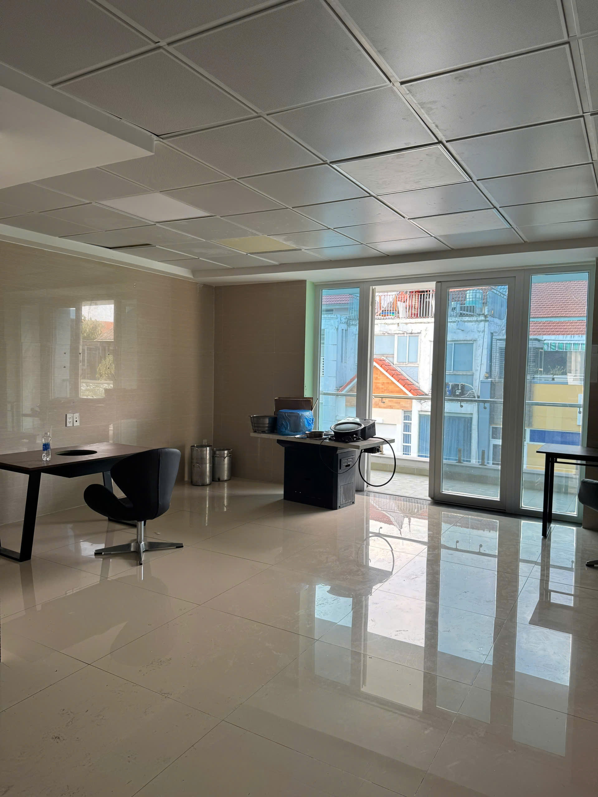 Bán nhà phố kinh doanh Hưng Gia- Hưng Phước, PMH, Q7. Diện tích: 6x18,5m, Trệt, lửng, 3 lầu, thang máy. thiết kế vừ ở vừa kinh doanh, có 10 phòng. Gía chỉ 29 tỷ có sổ hồng hoàn công. Qúy khách xem nhà liên hê: hotline Ngọc Thư - 8661