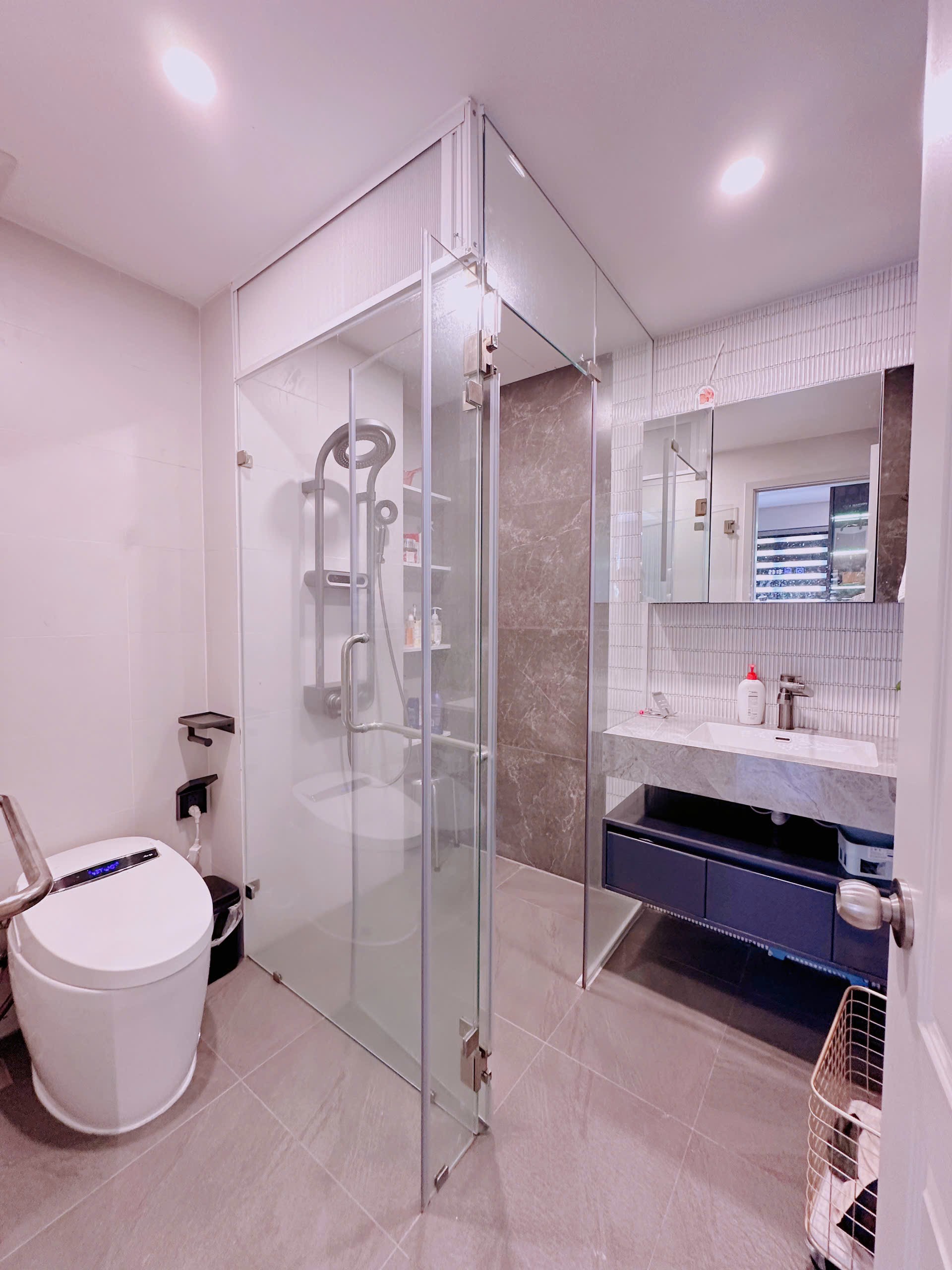 Bán biệt thự Phú Mỹ Hưng, Hưng Thái  2, 37,2 tỷ, 7m x 18m, 126m2, 4PN, 4WC, Nội thất cao cấp,hồ cá Koi.Liên hệ : hotline - Hoàng Văn Cường để biết thêm chi tiết. - 8726