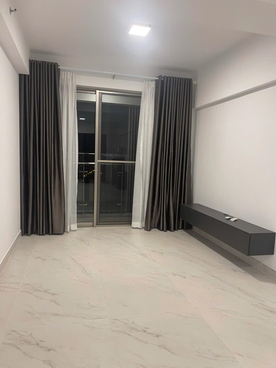 Bán căn hộ Midtown phú mỹ hưng, quận 7. Diện tích: 116m, 3 phòng ngủ, nội thất đầy đủ, view sông, ô xe hầm. Gía chỉ: 12 tỷ 5 . Qúy khách xem nhà liên hệ: hotline Ngọc Thư - 8781