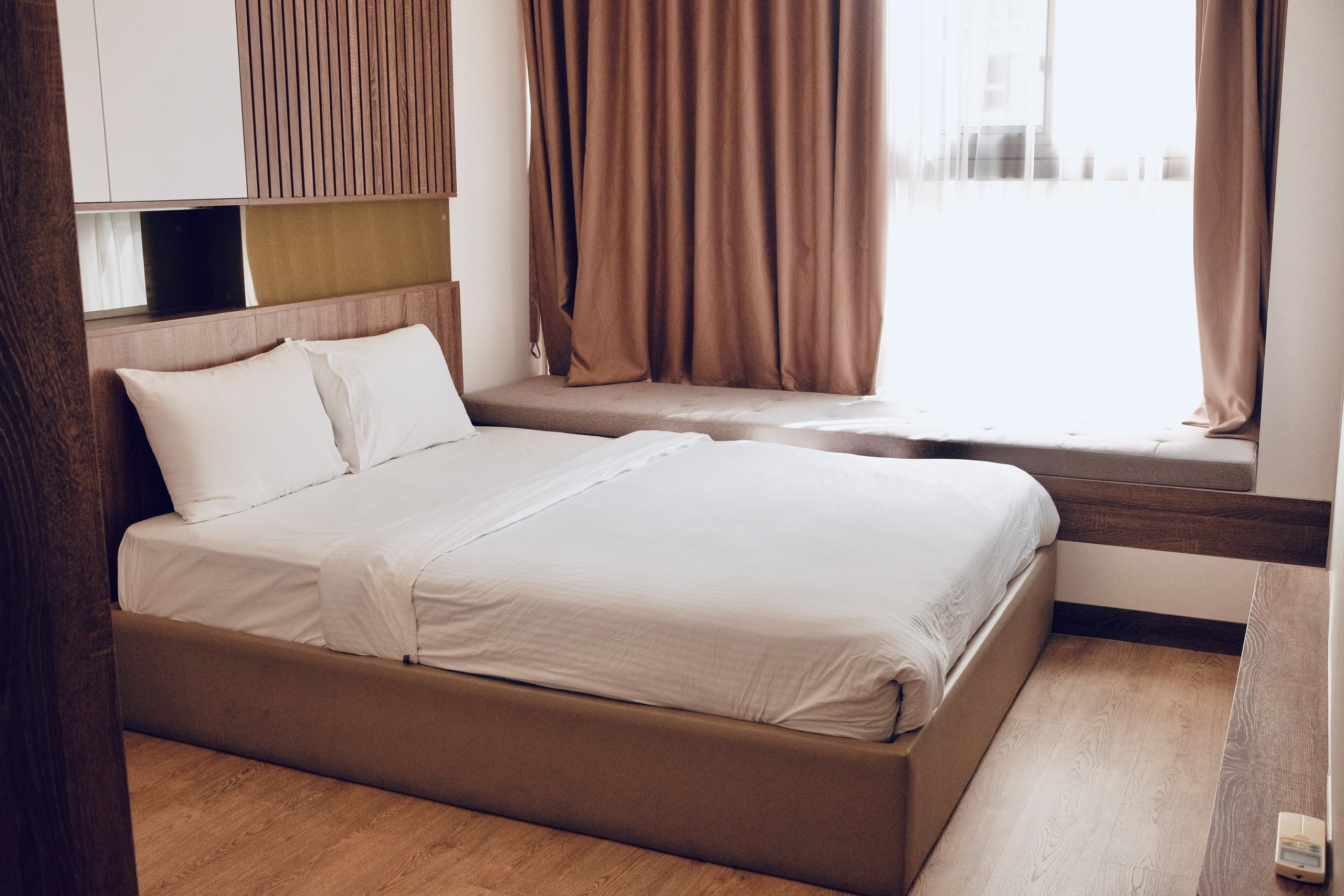Cho thuê căn hộ Midtown, phú mỹ hưng, quận 7. Diện tích: 80m, 2 phòng ngủ, 2wc. Nội thất đầy đủ, ô xe hầm. Gía chỉ: 25 triệu/ tháng. Qúy khách xem nhà liên hê: hotline Ngọc Thư - 8866