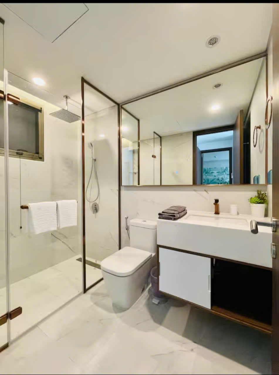 Bán căn hộ cao cấp Midtown The Peak, phú mỹ hưng, quận 7. Diện tích: 80m, 2 phòng ngủ, nội thất cao cấp, sang trọng, giá chỉ: 9 tỷ. Qúy khách xem nhà liên hê: hotline Ngọc Thư - 8894