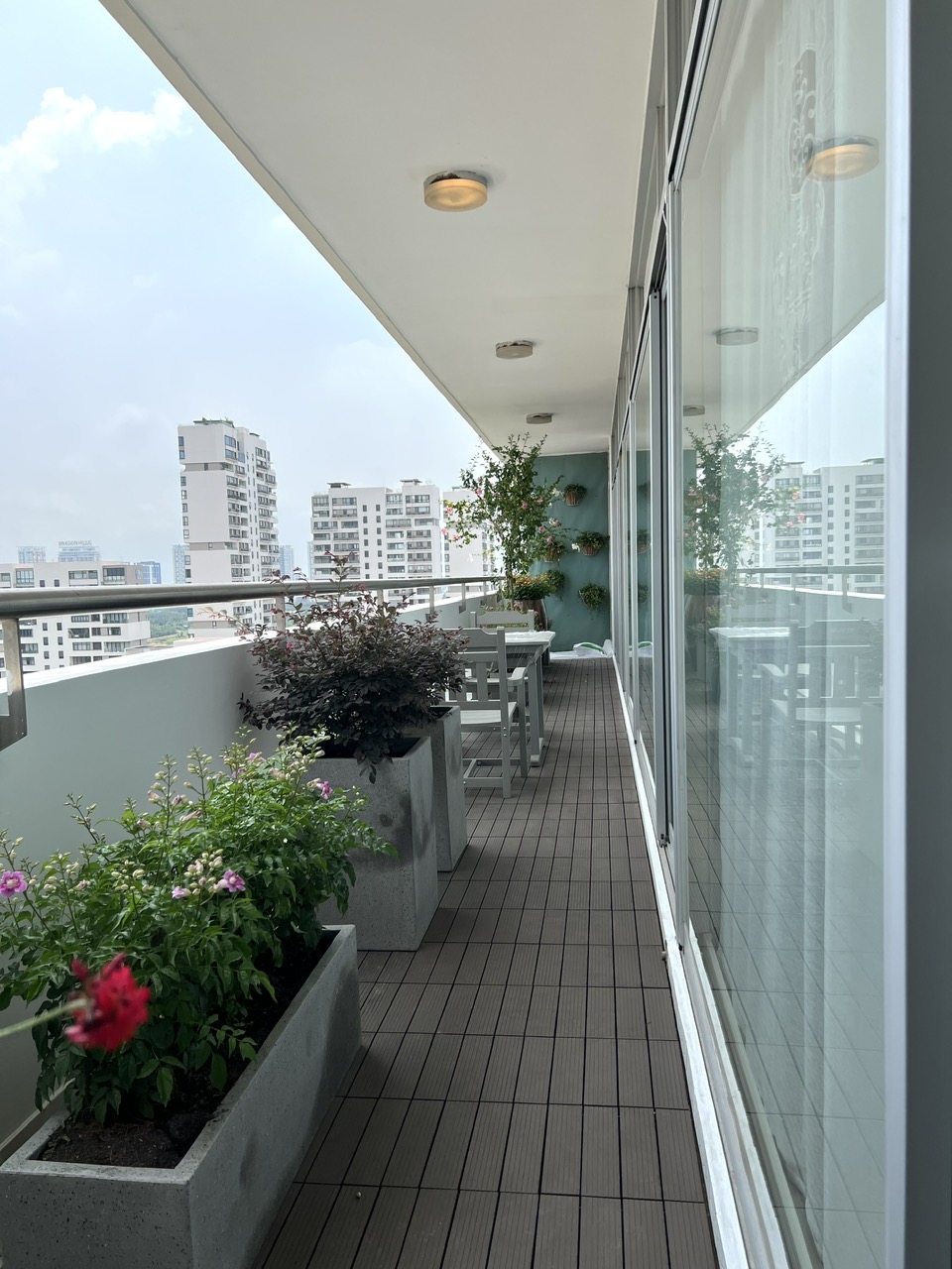 Bán căn hộ Garden Court 2, Phú Mỹ Hưng, Quận 7, DT: 141m2, 3PN, 2WC, NTCC, ban công dài, view bến du thuyền, giá: 14,5 tỷ. LH: hotline Tú Anh