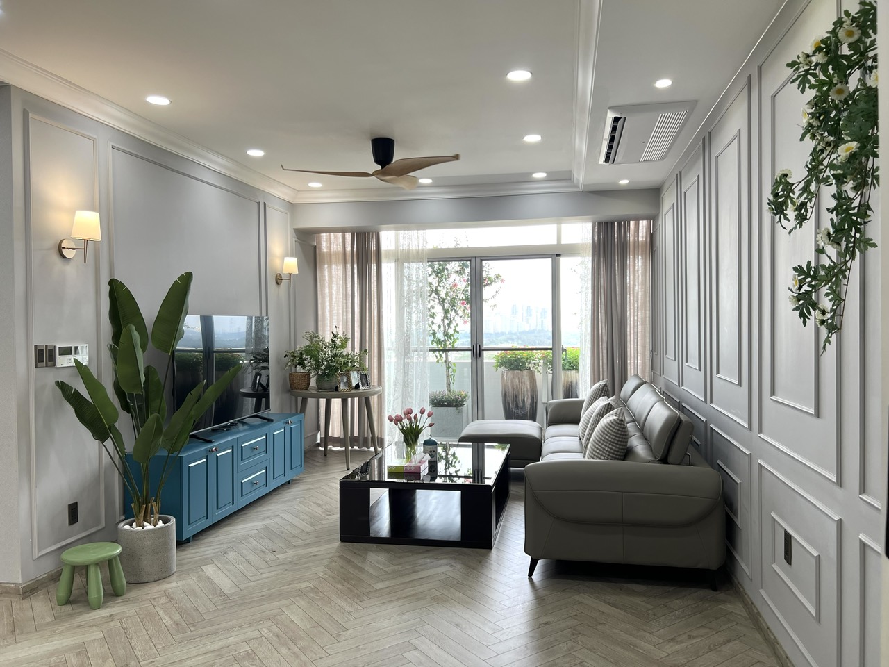 Bán căn hộ Garden Court 2, Phú Mỹ Hưng, Quận 7, DT: 141m2, 3PN, 2WC, NTCC, ban công dài, view bến du thuyền, giá: 14,5 tỷ. LH: hotline Tú Anh - 8929
