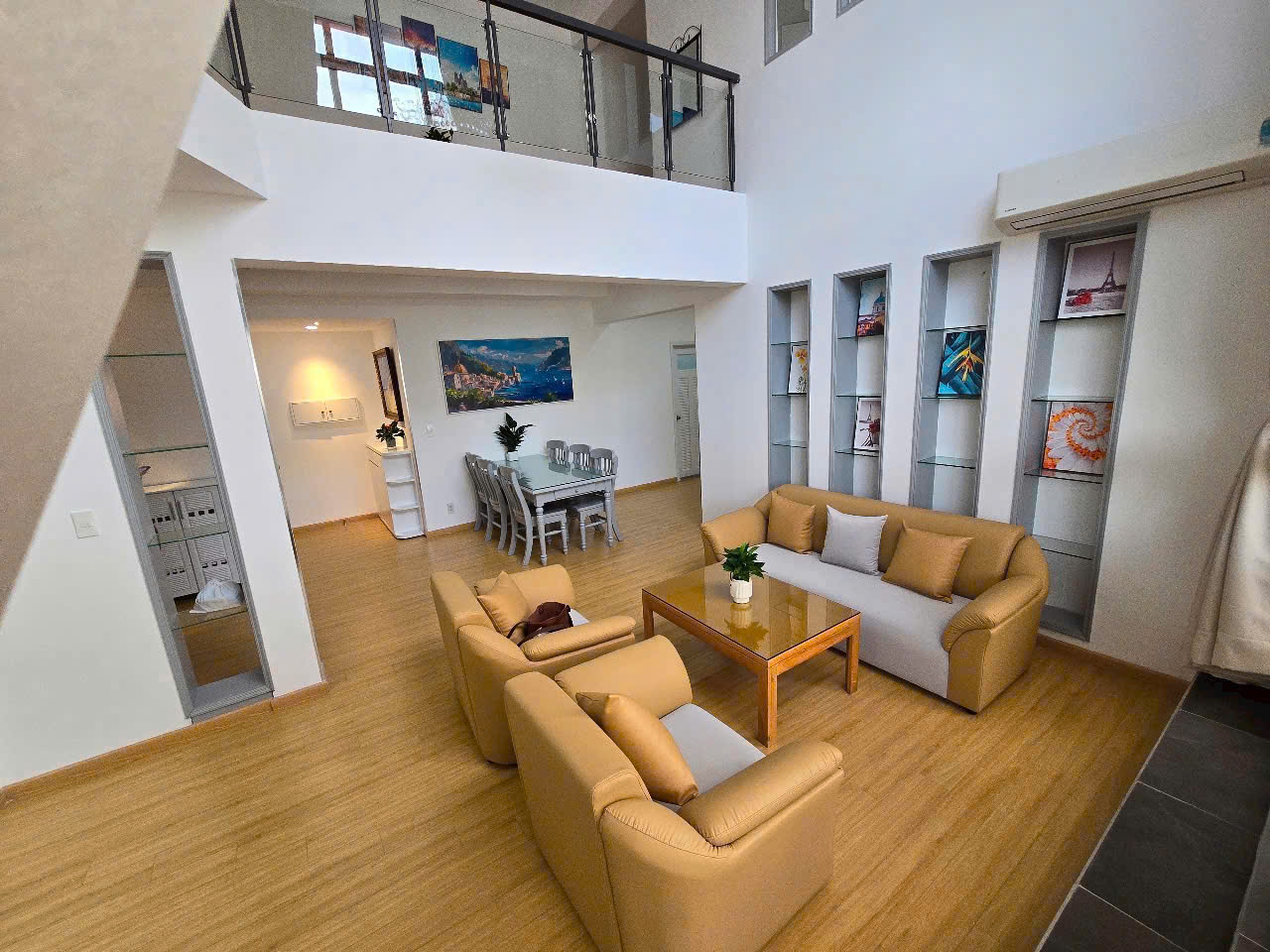 Cho thuê Penthouse Sky3, Phú Mỹ Hưng, 350m2, 2 sân rộng, 4PN, 3WC. Nhà mới, Nội thất nhập khẩu cao cấp. Liên hệ: hotline (Đình Hải) - 8940