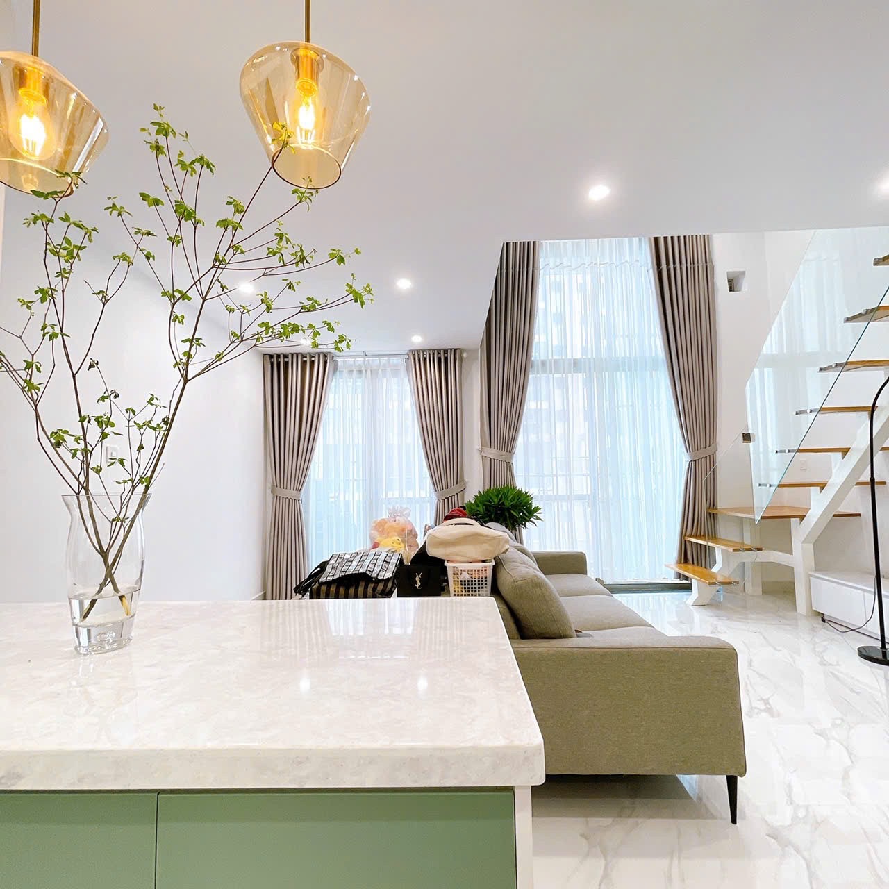 Bán shophouse Midtown phú mỹ hưng, quận 7. Diện tích: 47m, có lửng, nội thất đầy đủ, giá chỉ: 6.5 tỷ . Qúy khách xem nhà liên hệ: hotline Ngọc Thư - 8988