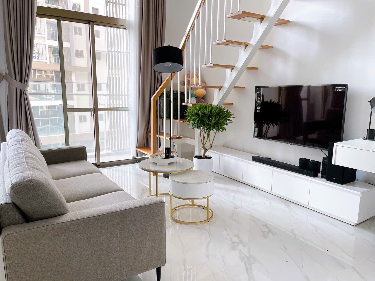 Bán shophouse Midtown phú mỹ hưng, quận 7. Diện tích: 47m, có lửng, nội thất đầy đủ, giá chỉ: 6.5 tỷ . Qúy khách xem nhà liên hệ: hotline Ngọc Thư
