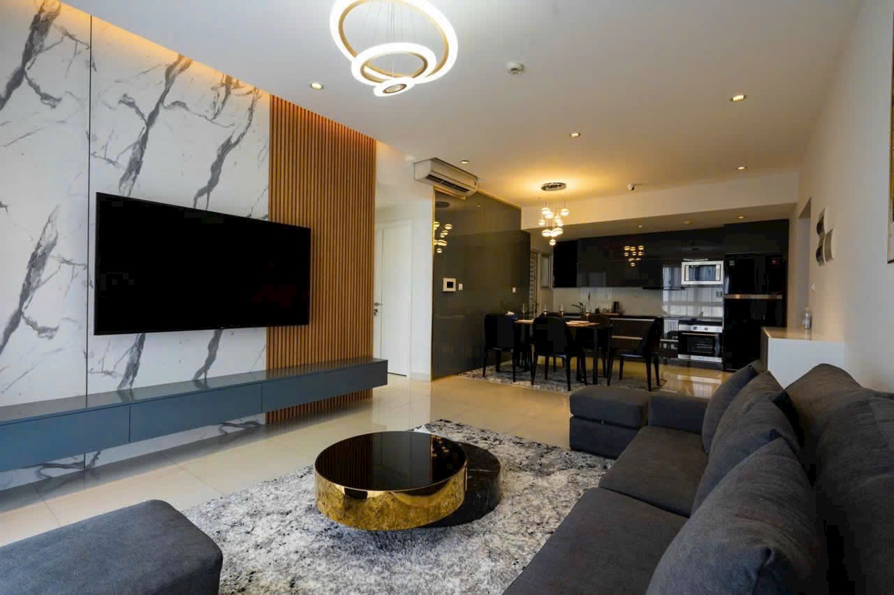 Cho thuê căn hộ Happy Valley, phú mỹ hưng. Diện tích: 100m, 3 phòng ngủ, căn góc, view sân gofl. Nội thất cao cấp, giá chỉ 33 triệu/ tháng. Anh chị xem nhà liên hệ: hotline Ngọc Thư