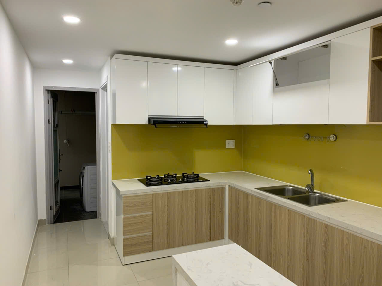 Cho thuê căn hộ Scenic Valley, phú mỹ hưng, quận 7. Diện tích: 130m, 3 phòng ngủ, 2 wc. Nội thất cao cấp, view hồ bơi. Gía chỉ 30tr/ tháng. Anh chị xem nhà liên hệ: hotline Ngọc Thư - 9103