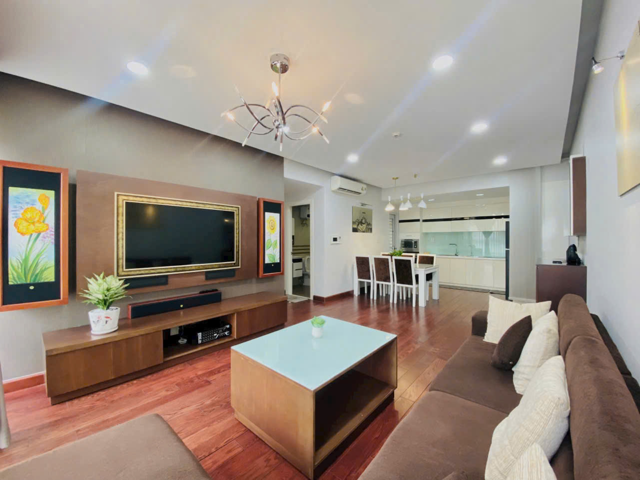 Bán căn hộ cao cấp Happy Valley, phú mỹ hưng, quận 7. Diện tích: 100m, 3 phòng ngủ, 2wc. Nội thất mới, đẹp, Viewe Đồng Bắc gió mát cả ngày, có ô xe, sổ hồng . Gía bán nhanh 7 tỷ ( bớt lộc) Anh chị xem nhà liên hê: hotline Ngọc Thư