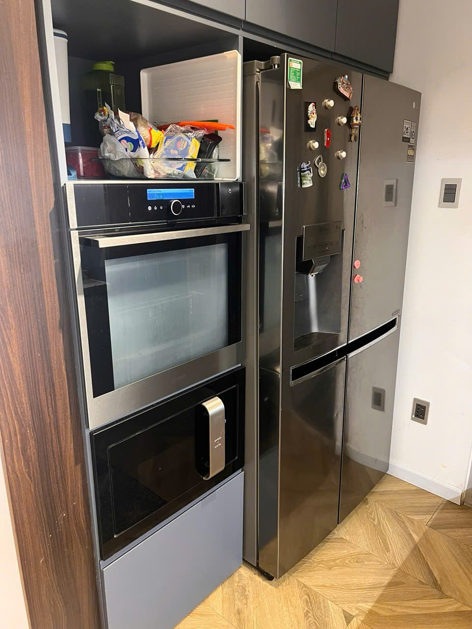 Bán căn hộ tầng 2 Scenic Valley, dạng loft. Diện tích: 129m, sử dụng: 170m, thiết kế 5 phòng ngủ, 4wc, phòng thờ.  Nội thất cao cấp, giá bán nhanh chỉ 11 tỷ. Anh chị xem nhà liên hệ: hotline Ngọc Thư - 9272