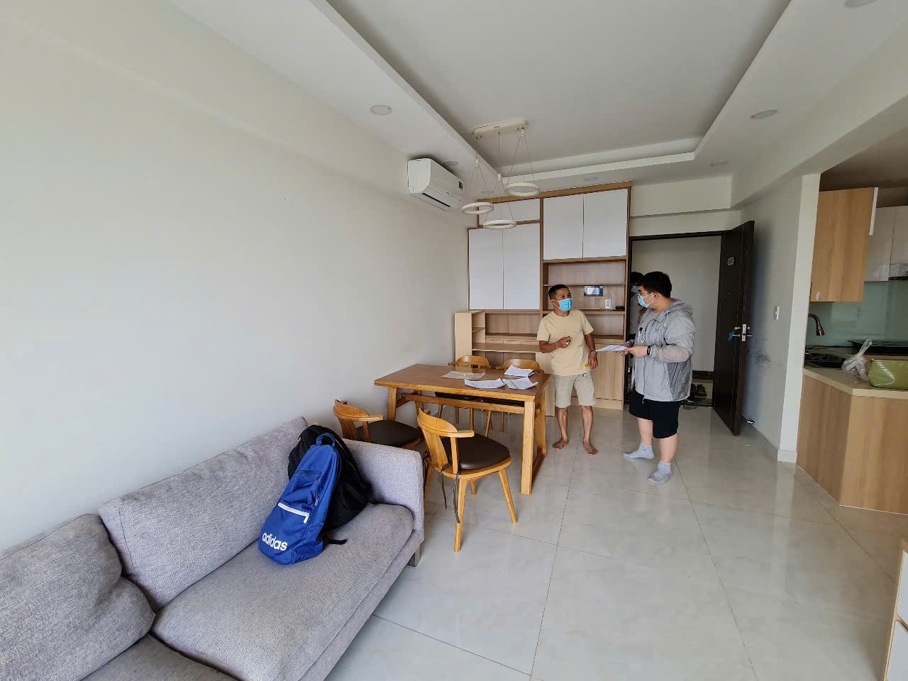 Bán căn hộ Hưng Phúc - nguyễn lương bằng quận 7. Diện tích: 98m, 3 phòng ngủ, 2 wc. Nội thất đầy đủ, ô xe, sổ hồng. Gía bán nhanh 8 tỷ . Anh chị xem nhà liên hê: hotline Ngọc Thư