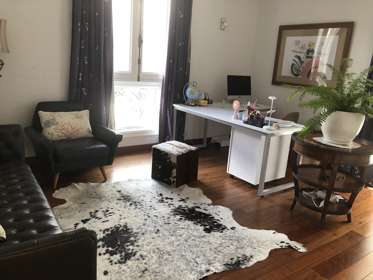 Cho thuê biệt thự đơn lập có hồ bơi, khu cảnh đồi. phú mỹ hưng, quận 7. Diện tích: 458m, thiết kế 3 tầng, 6 phòng ngủ, nội thất cao cấp, nhập khẩu từ ITLIA và các nước Châu Âu. Gía chỉ: 125 tr/ tháng. ANh chị xem nhà liên hê: hotline Ngọc Thư - 9447