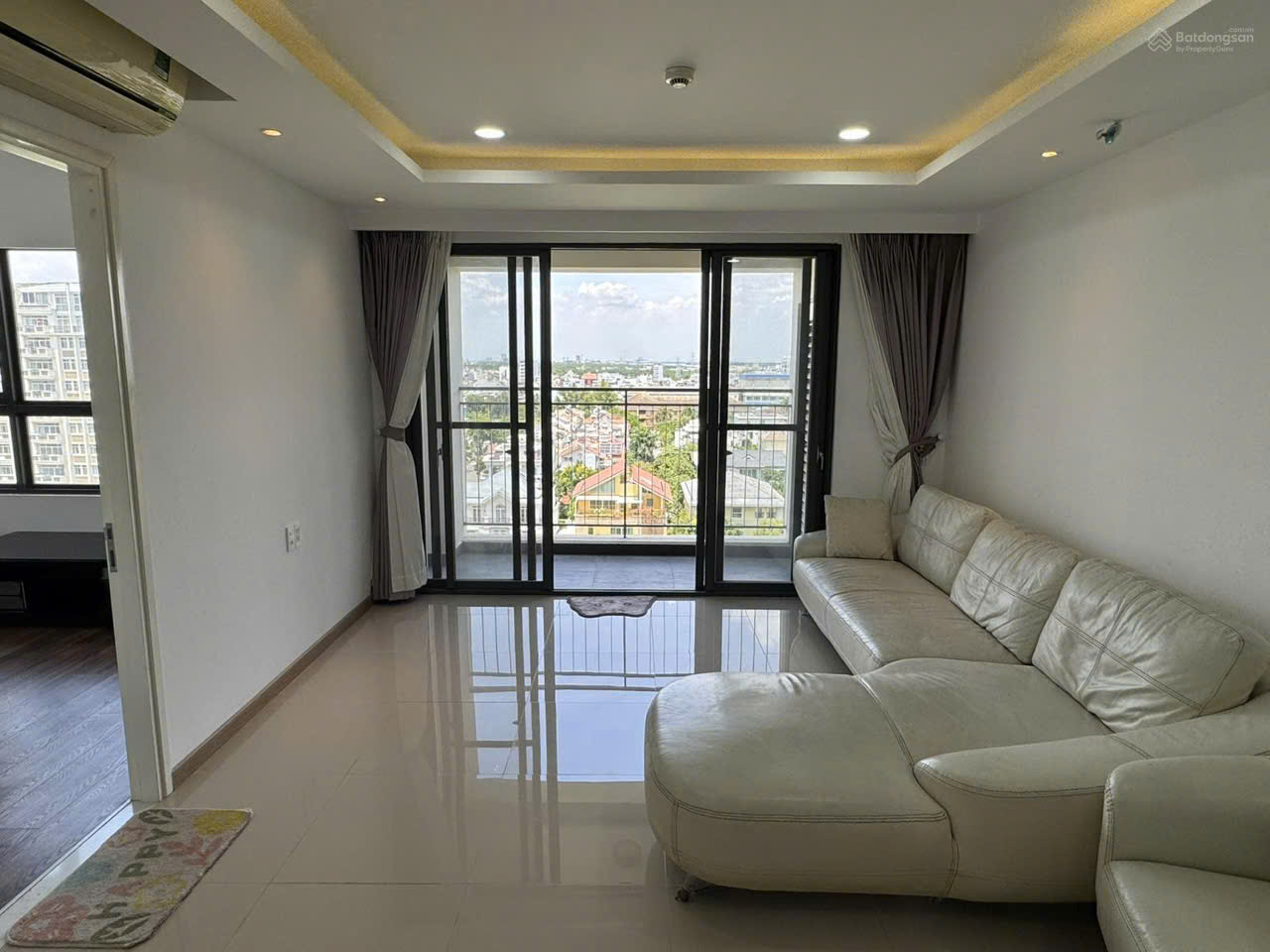 Bán căn hộ Nam Phúc, Phú mỹ hưng, quận 7. Diện tích: 124m, 3 phòng ngủ, 2wc. View công viên dài 2ha, Nội thất cao cấp, sổ hồng. Gía chỉ: 12 tỷ . Qúy khách xem nhà liên hê: hotline Ngọc Thư