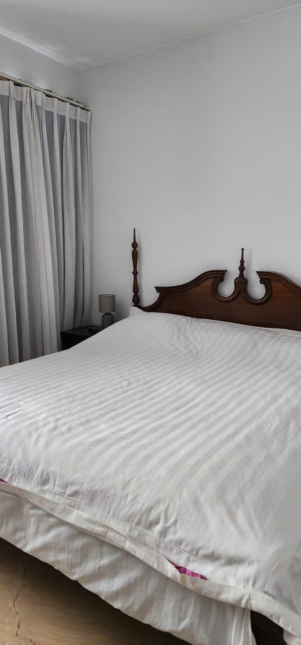 Bán Penhouse SkyGraden , phú mỹ hưng, quận 7. Diện tích: 325m , có 5 phòng ngủ,4wc,  2 sân rộng, nội thất đầy đủ. giá chỉ: 16.5 tỷ ( sổ hồng). Qúy khách xem nhà liên hê: hotline Ngọc Thư - 9506