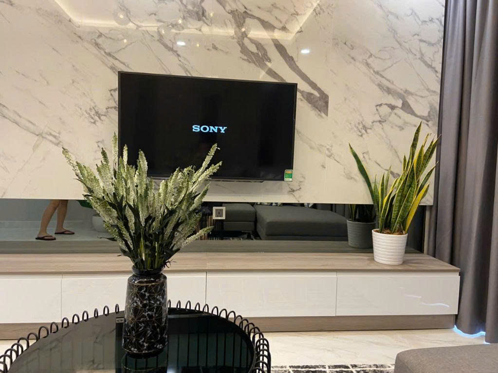 Cho thuê căn hộ Midtown, phú mỹ hưng, quận 7. 135M, 3 phòng ngủ, 3wc. Nội thất cao cấp, view sông. Ô xe tầng hầm, giá chỉ: 45tr/ tháng. Anh chị xem nhà liên hệ: hotline Ngọc Thư