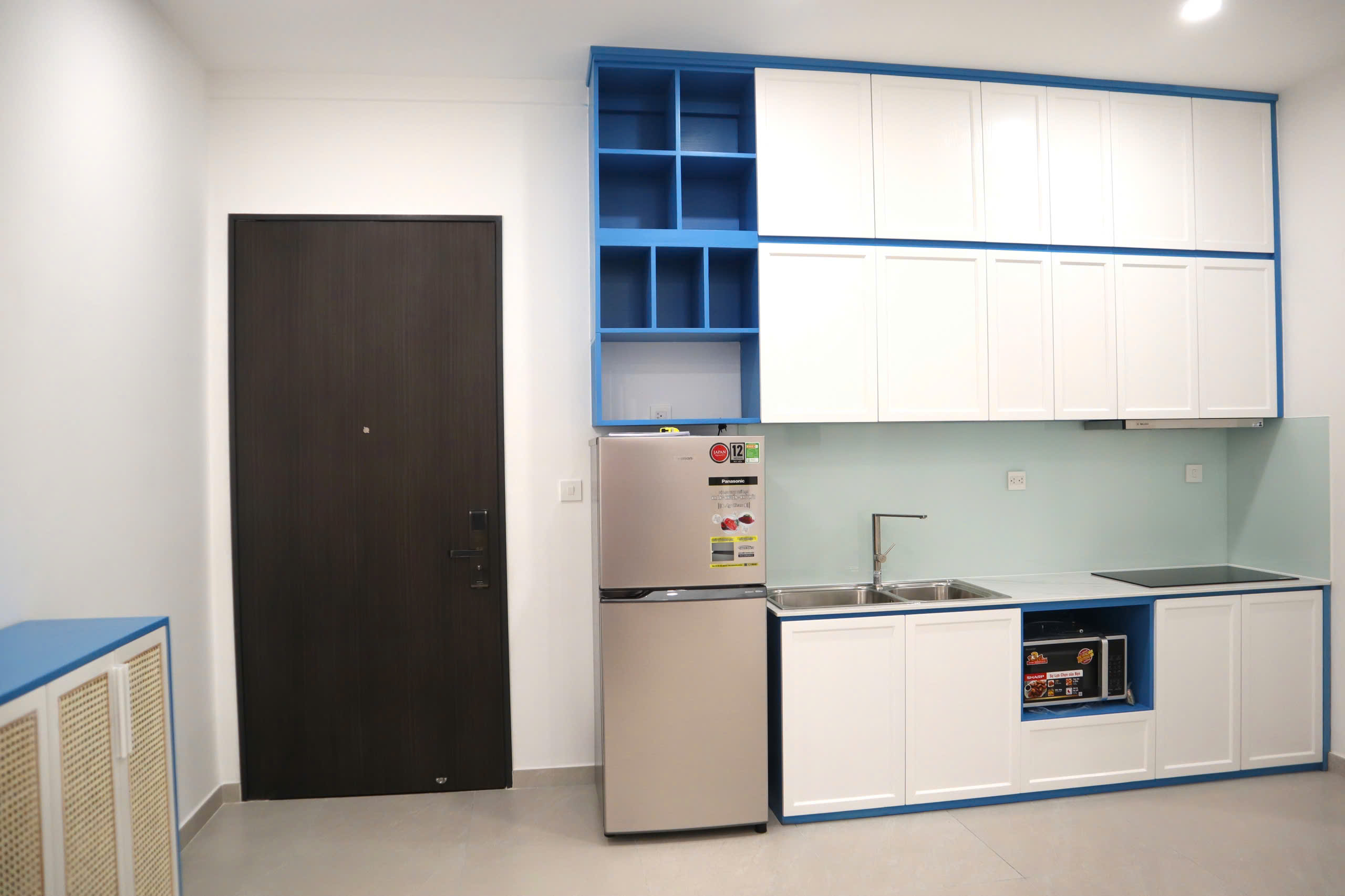 Cho thuê căn hộ Hưng Phúc Premier, phú mỹ hưng, quận 7. Diện tích: 70m, 2 phòng ngủ, 2 wc. Nội thất đầy đủ, view biệt thự không bị ồn, giá chỉ 18tr/ tháng. Anh chị xem nhà liên hê: hotline Ngọc Thư - 9548