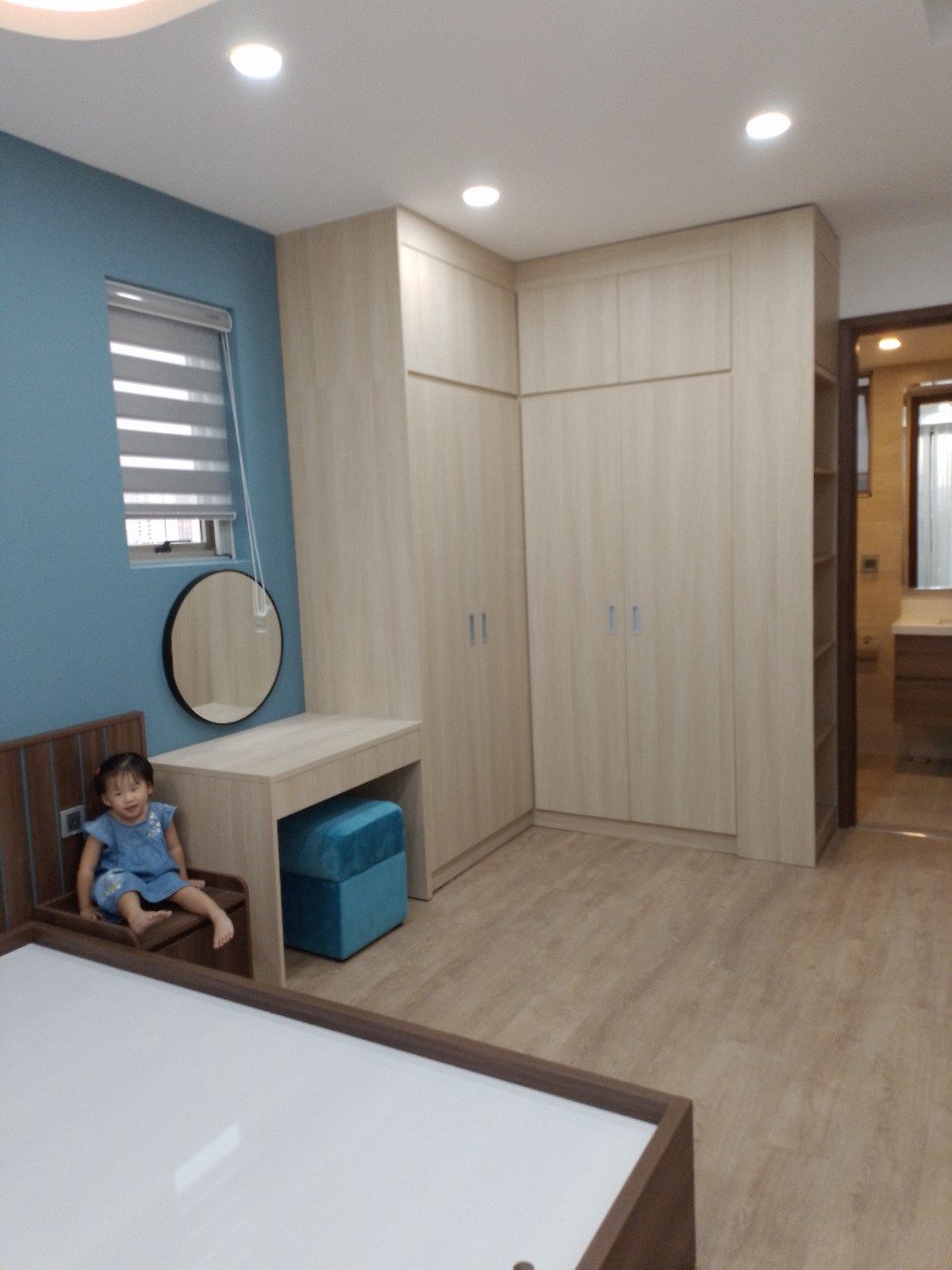 Cho thuê căn hộ Midtown , phú mỹ hưng, quận 7. Diện tích: 85m, 2 phòng ngủ, 2wc. Nội thất đầy đủ, ô xe hầm. Gía chỉ 30 tr/ tháng. Anh chị xem nhà liên hê: hotline Ngọc Thư - 9611