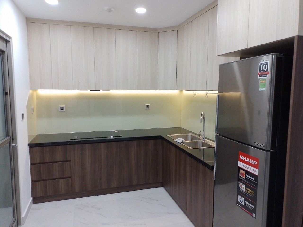 Cho thuê căn hộ Midtown , phú mỹ hưng, quận 7. Diện tích: 85m, 2 phòng ngủ, 2wc. Nội thất đầy đủ, ô xe hầm. Gía chỉ 30 tr/ tháng. Anh chị xem nhà liên hê: hotline Ngọc Thư - 9610