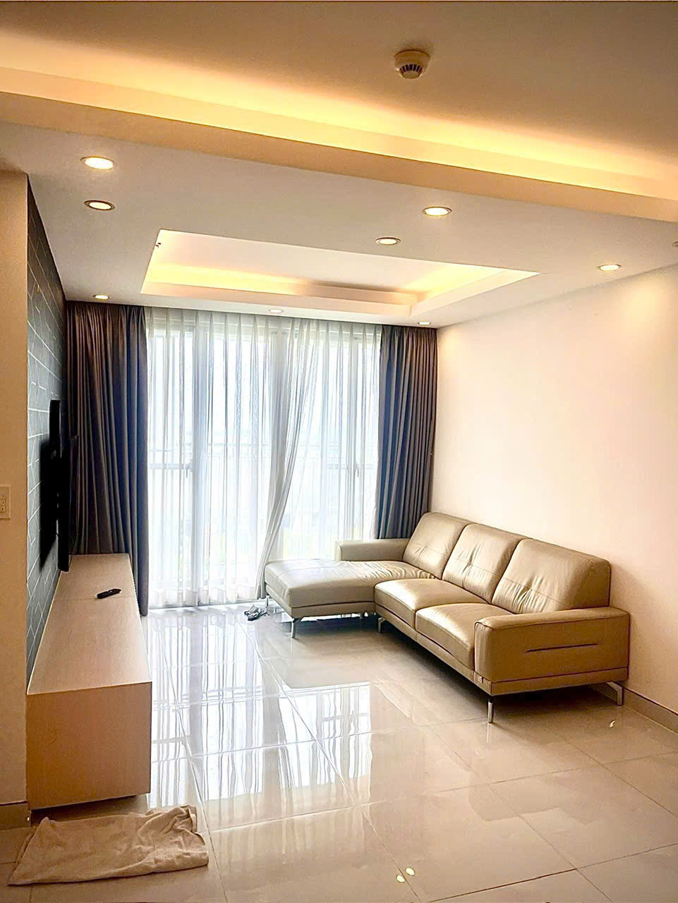 Cho thuê căn hộ Scenic valley phú mỹ hưng, diện tích: 89 m, 2 phòng, 2wc. Nội thất đầy đủ, giá chỉ 21 tr/ tháng. Anh chị xem nhà liên hệ: hotline Ngọc Thư