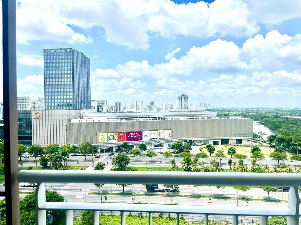 Cho thuê căn hộ Scenic valley phú mỹ hưng, diện tích: 89 m, 2 phòng, 2wc. Nội thất đầy đủ, giá chỉ 21 tr/ tháng. Anh chị xem nhà liên hệ: hotline Ngọc Thư - 9675