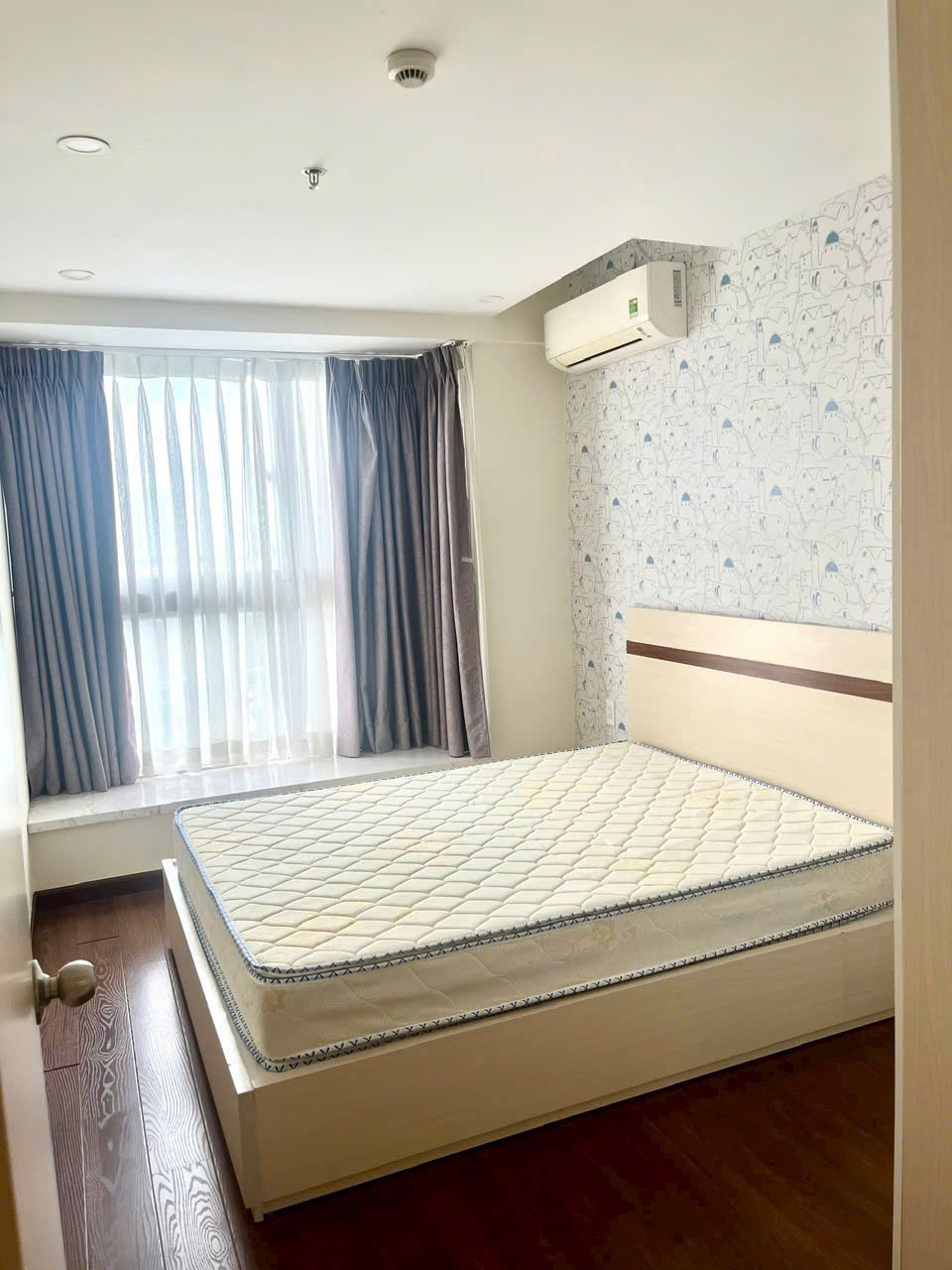 Cho thuê căn hộ Scenic valley phú mỹ hưng, diện tích: 89 m, 2 phòng, 2wc. Nội thất đầy đủ, giá chỉ 21 tr/ tháng. Anh chị xem nhà liên hệ: hotline Ngọc Thư - 9674