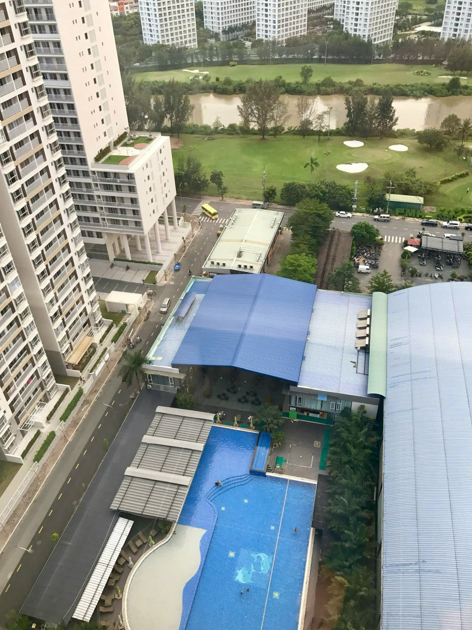 Cho thuê căn hộ Green valley phú mỹ hưng, diện tích: 98 m, 2 phòng, 2wc. Nội thất đầy đủ, có ô xe hầm miễn phí, giá chỉ 22 tr/ tháng. Anh chị xem nhà liên hệ: hotline Ngọc Thư - 9694