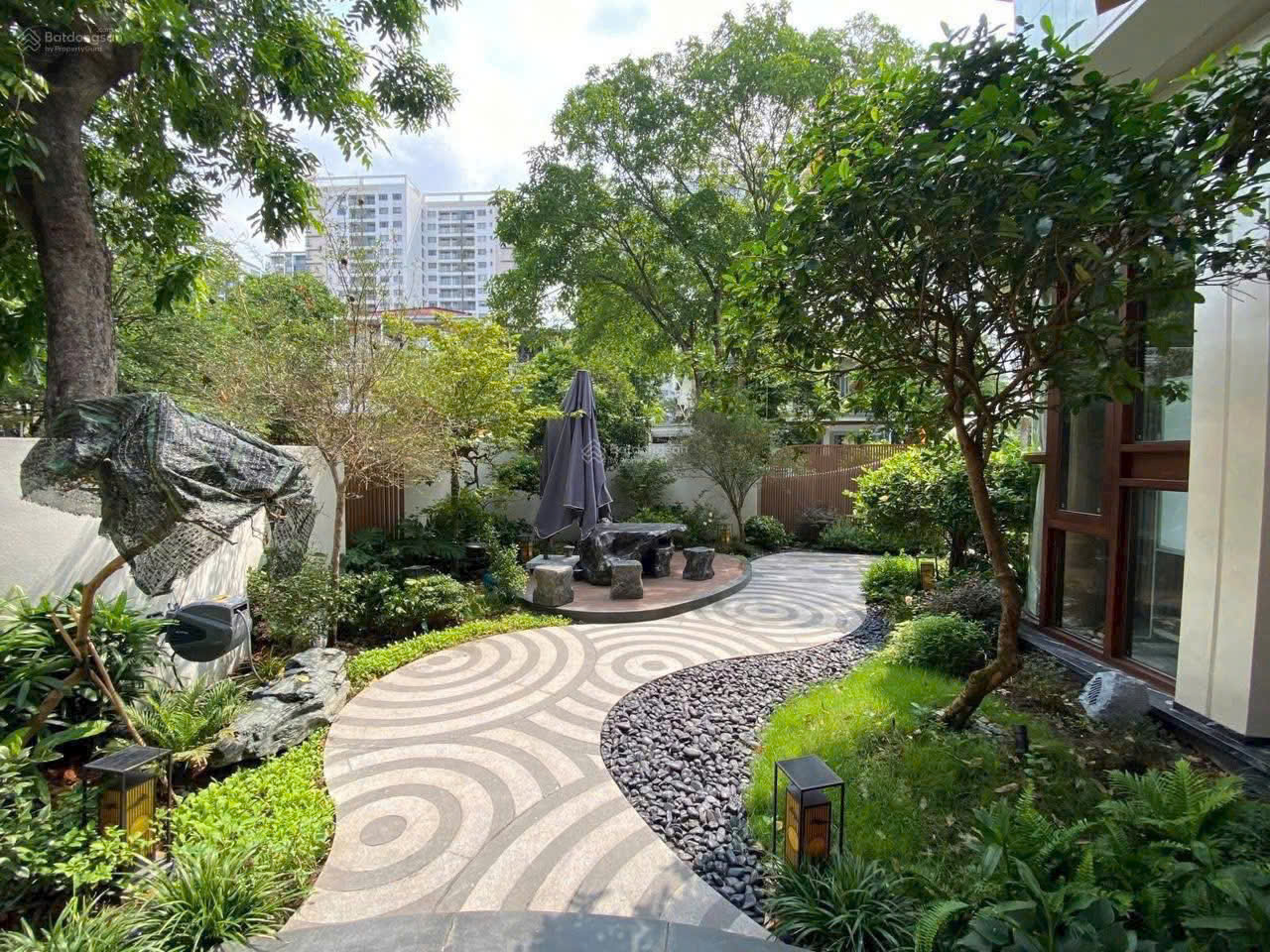 Bán siêu phẩm biệt thự vị trí hiếm. Góc 2 mặt tiền lớn, Phú Mỹ Hưng, decor hiện đại. Có thang máy. vui lòng LH Hoàng Cường - 9711
