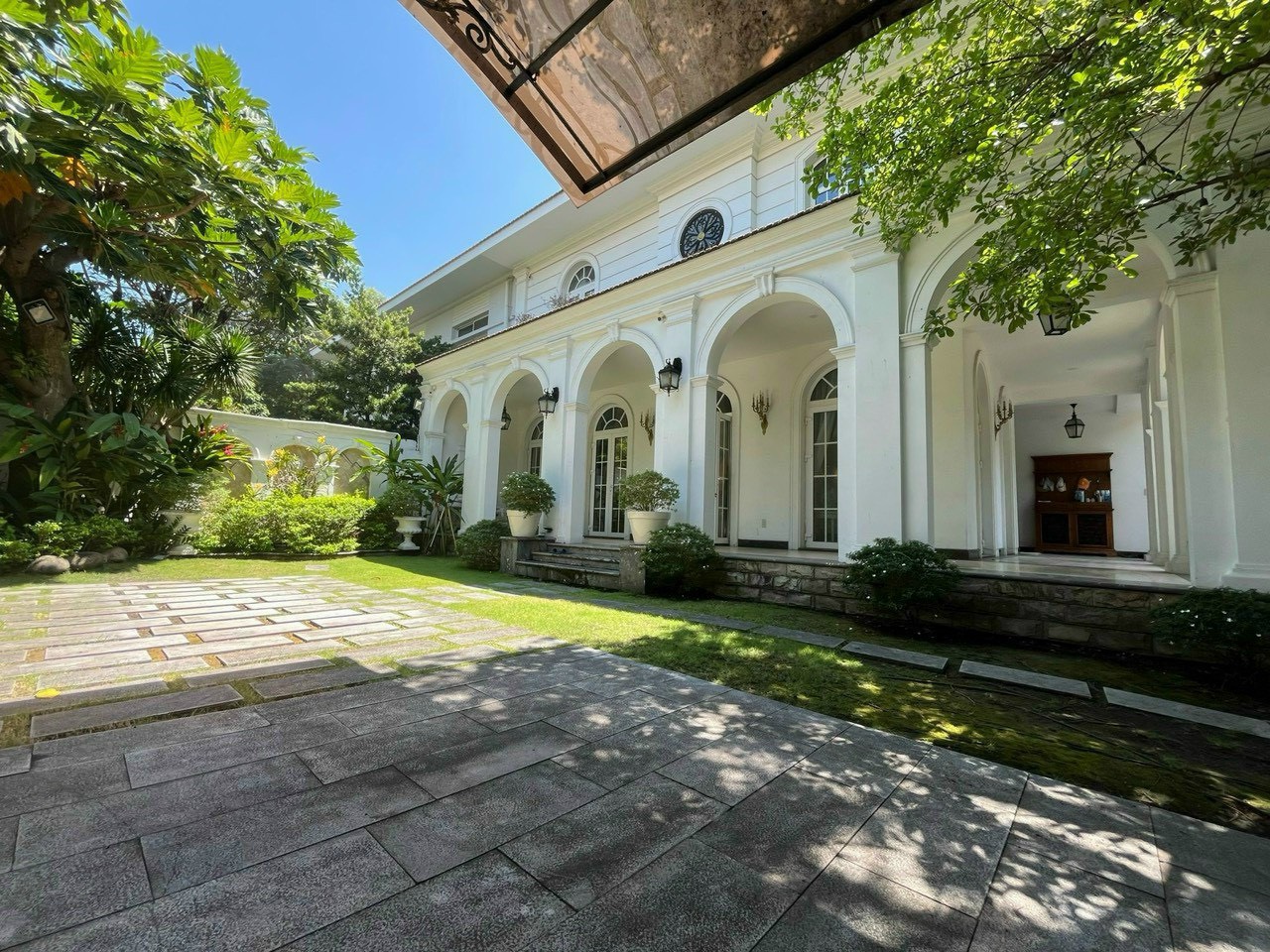 Cho thuê biệt thự Phú Mỹ Hưng, 3PN, 5VS, 352m2, 130 triệu tại Phú Mỹ Hưng, Tân Phong, Q7, HCM. LH: HOÀNG CƯỜNG - 9725