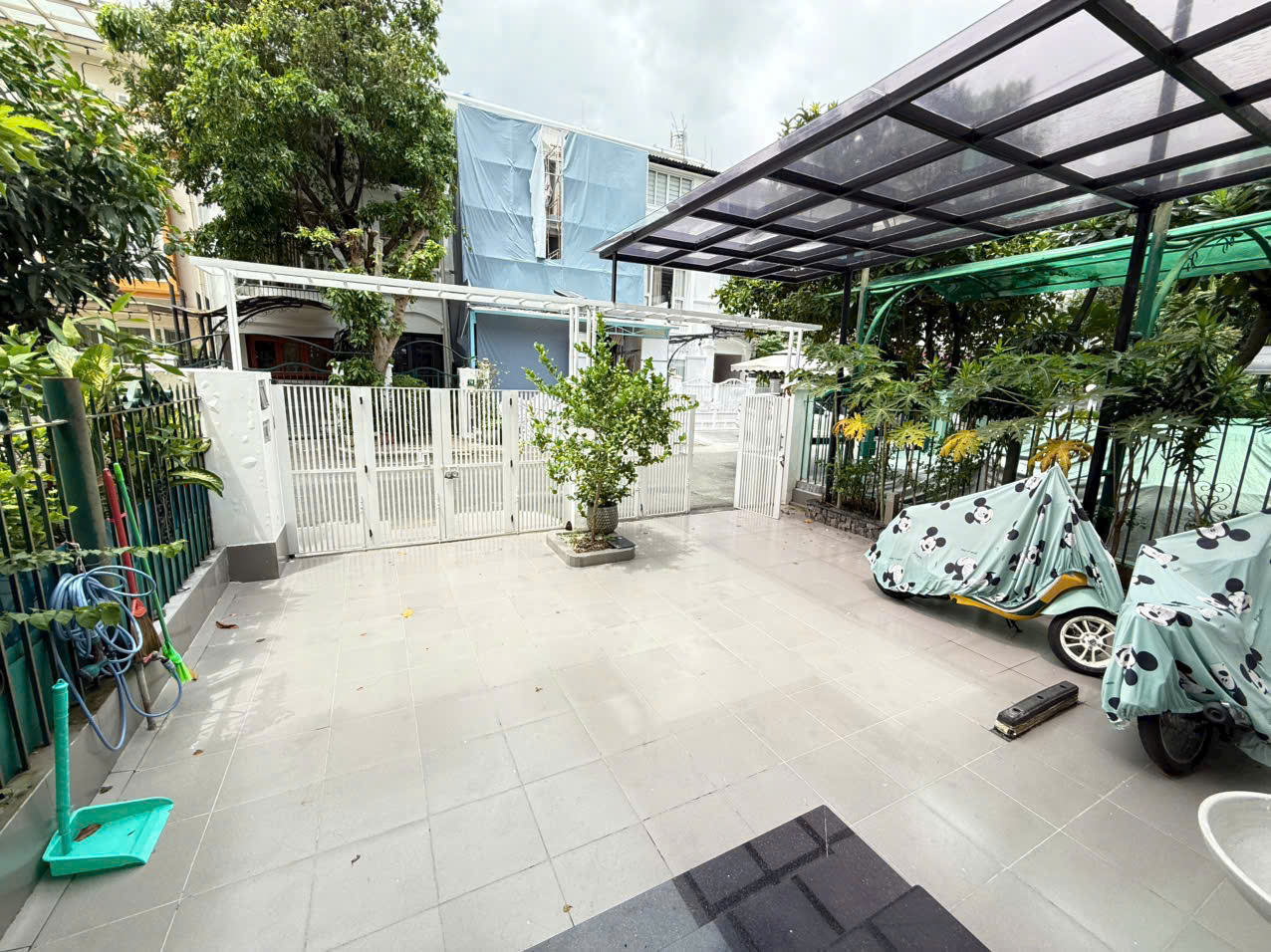 Chủ Thân Gửi Em Bán Gấp Villa Compound LK Vườn Gần TTTM ViVo City - Trường Quốc Tế SSIC - An Ninh - Yên Tĩnh 24/7. Hiện Tại Đang Là Giá Tốt Nhất Cả Khu Vực Phú Mỹ Hưng. Anh Chị Quan Tâm Xem Thực Tế Liên Hệ Em Luân - 9744