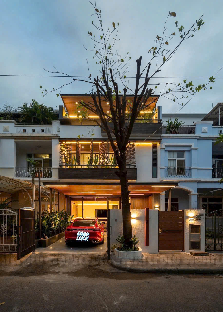 Bán Biệt Thự Compound Hưng Thái Nhà Đẹp Phú Mỹ Hưng. DT: 126m2 - Nhà Full Nội Thất Mới Đẹp - Hiện Đại. Đang Có Hợp Đồng Thuê Cao - Khách Thuê Lịch Sự - Tử Tế. Anh Chị Quan Tâm Xem Nhà Liên Hệ Em Luân. Xin Cảm Ơn