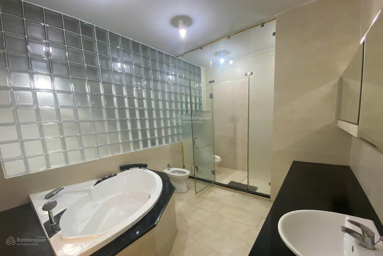 Cho thuê nhà PMH Q7. DTSD: 350m2, trệt lửng 3 lầu. Phù hợp để ở - văn phòng đại diện. Em Luân - Hợp Tín Land | BĐS Phú Mỹ Hưng – Quận 7 - 9771