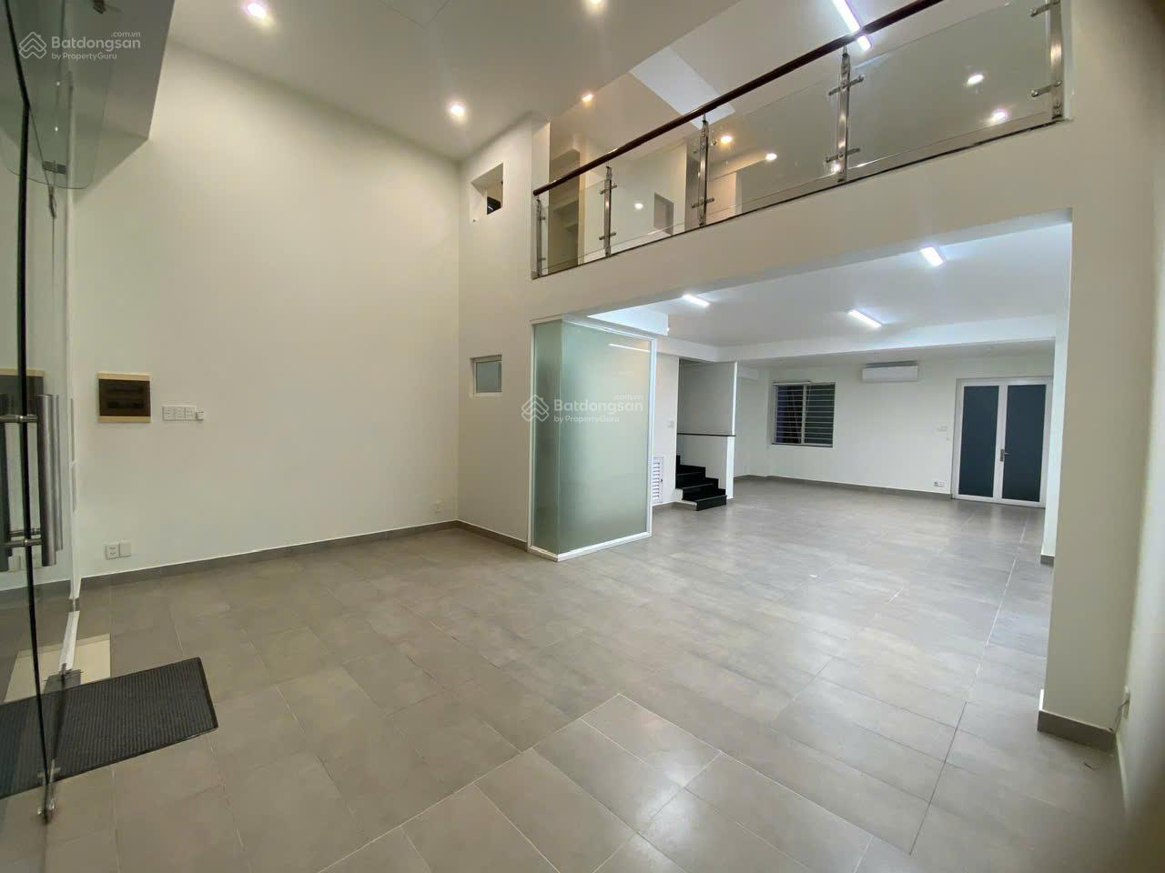 Cho thuê nhà PMH Q7. DTSD: 350m2, trệt lửng 3 lầu. Phù hợp để ở - văn phòng đại diện. Em Luân - Hợp Tín Land | BĐS Phú Mỹ Hưng – Quận 7 - 9769